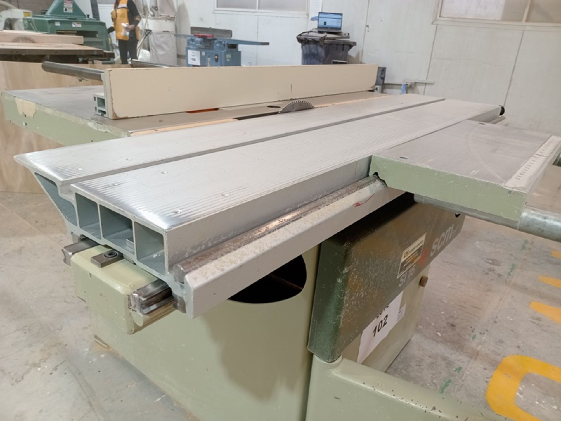 SLIDING TABLE SAW MACHINE - Image 9 of 9