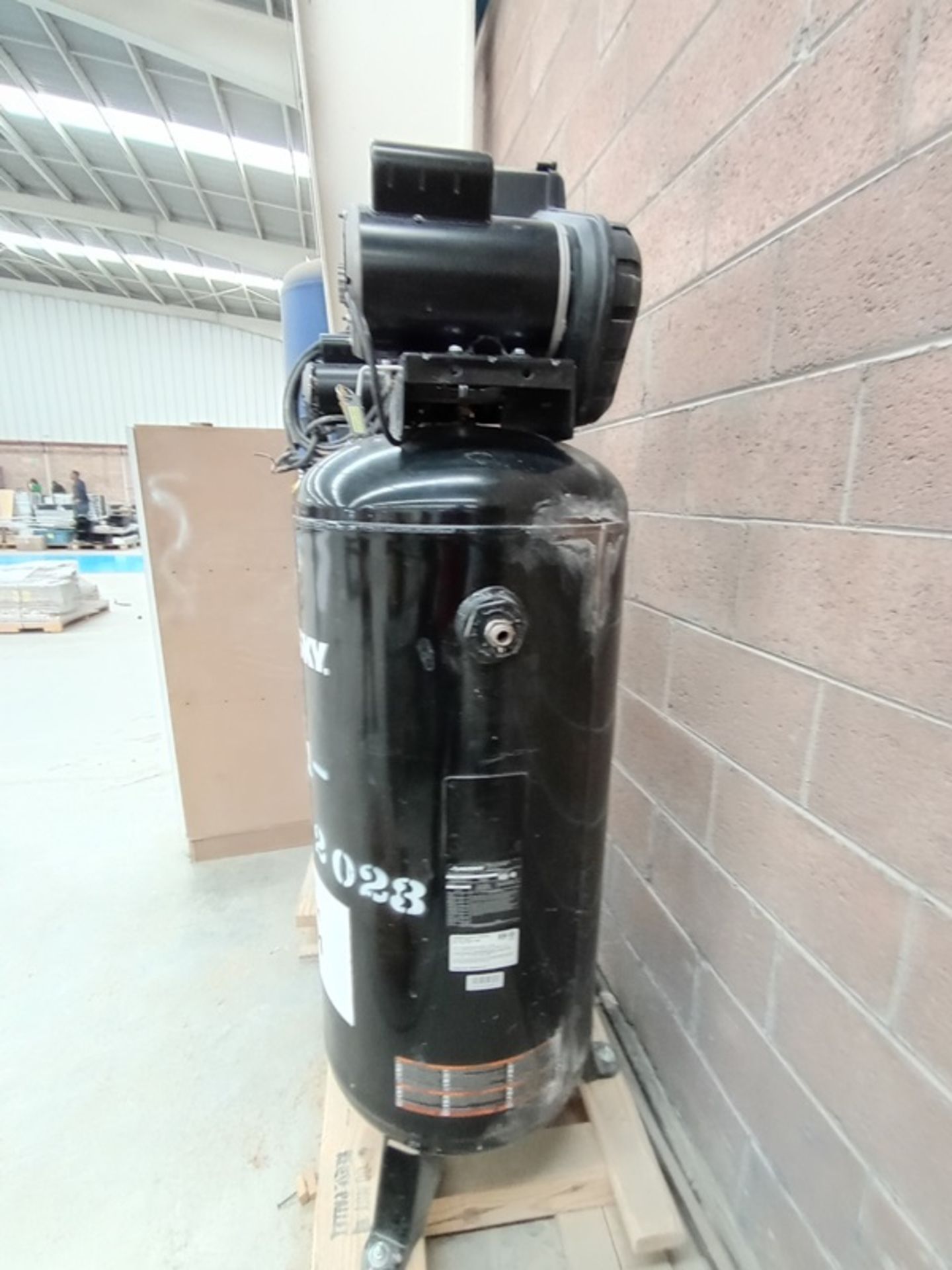 AIR COMPRESSOR - Image 3 of 7