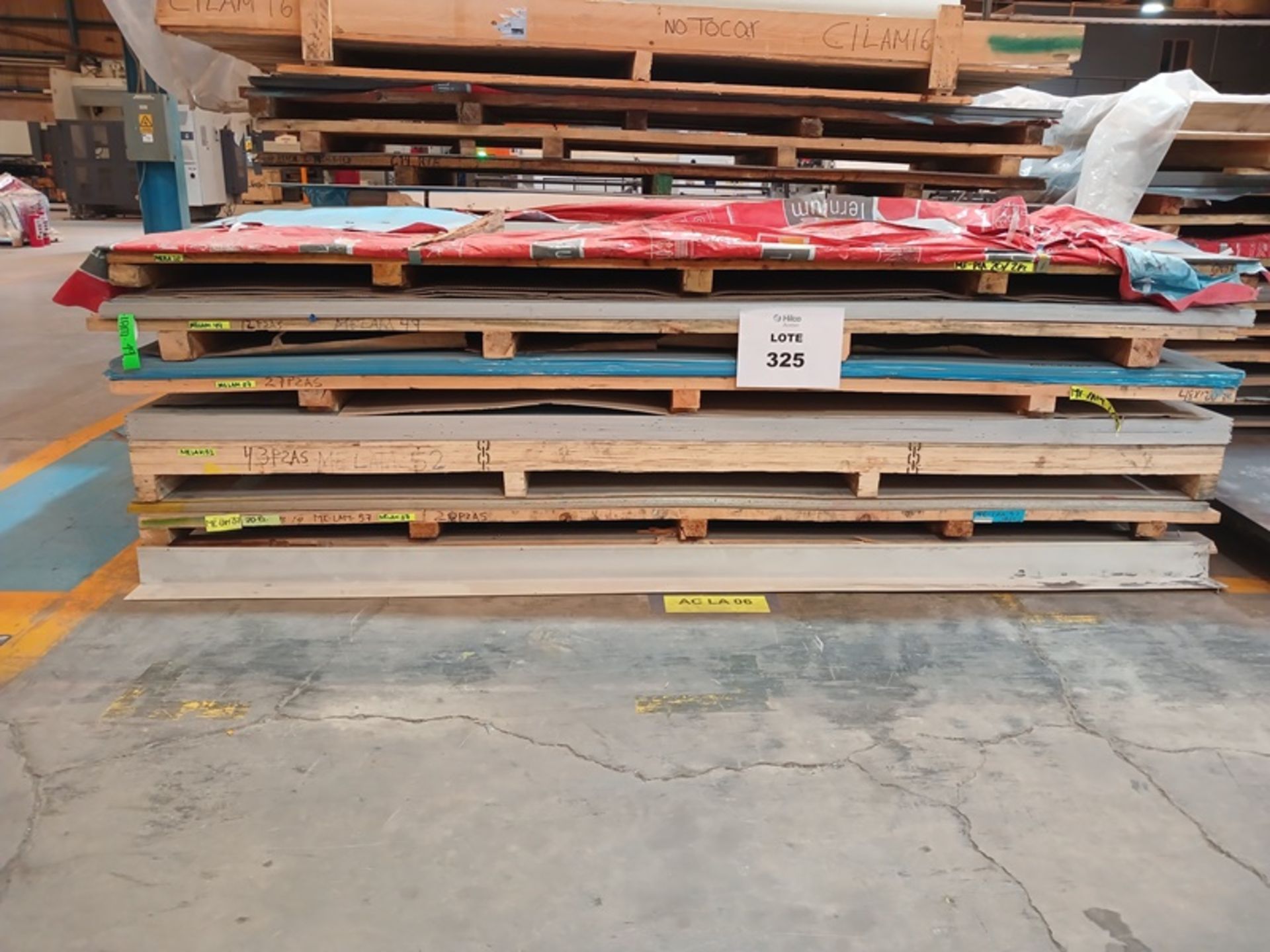 LOT OF APPROXIMATELY (96) PCS OF ALUMINUM AND GALVANIZED AND STAINLESS STEEL STEEL SHEETS AND PLATES