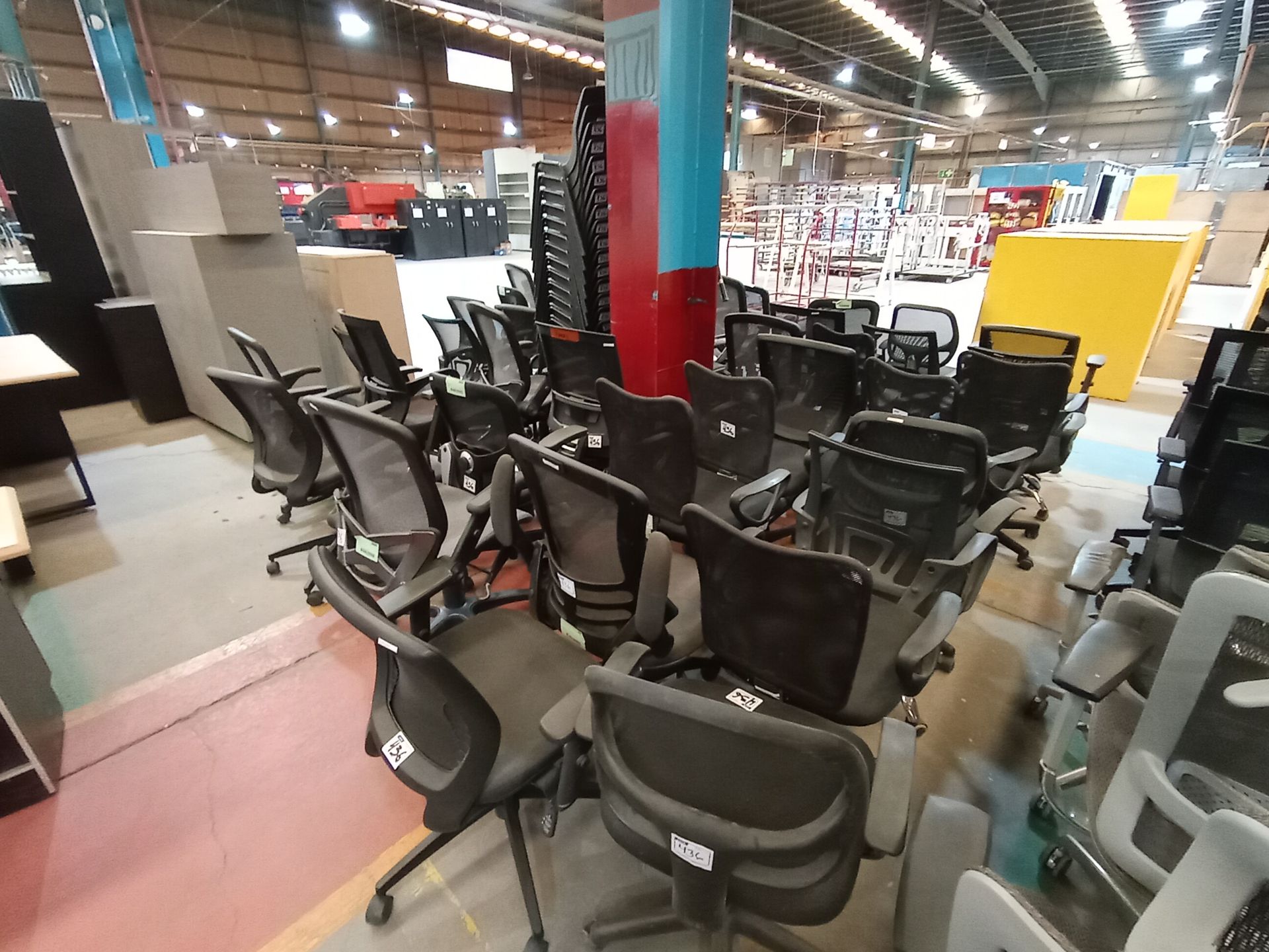 LOT OF (55) PIECES OF OFFICE CHAIRS - Image 19 of 25