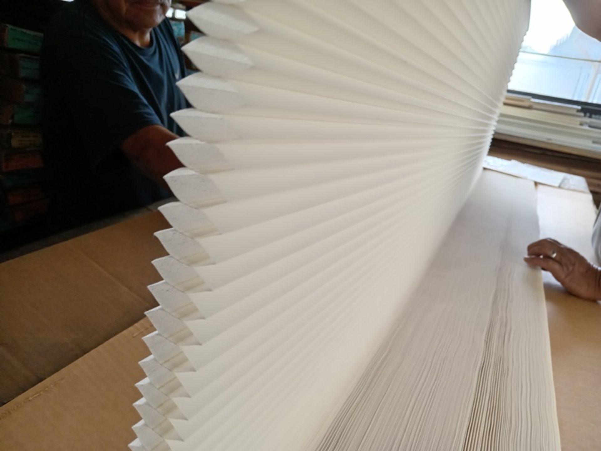 LOT OF APPROXIMATELY (18,000) M2 OF BLINDS CELLULAR FABRIC - Image 21 of 30