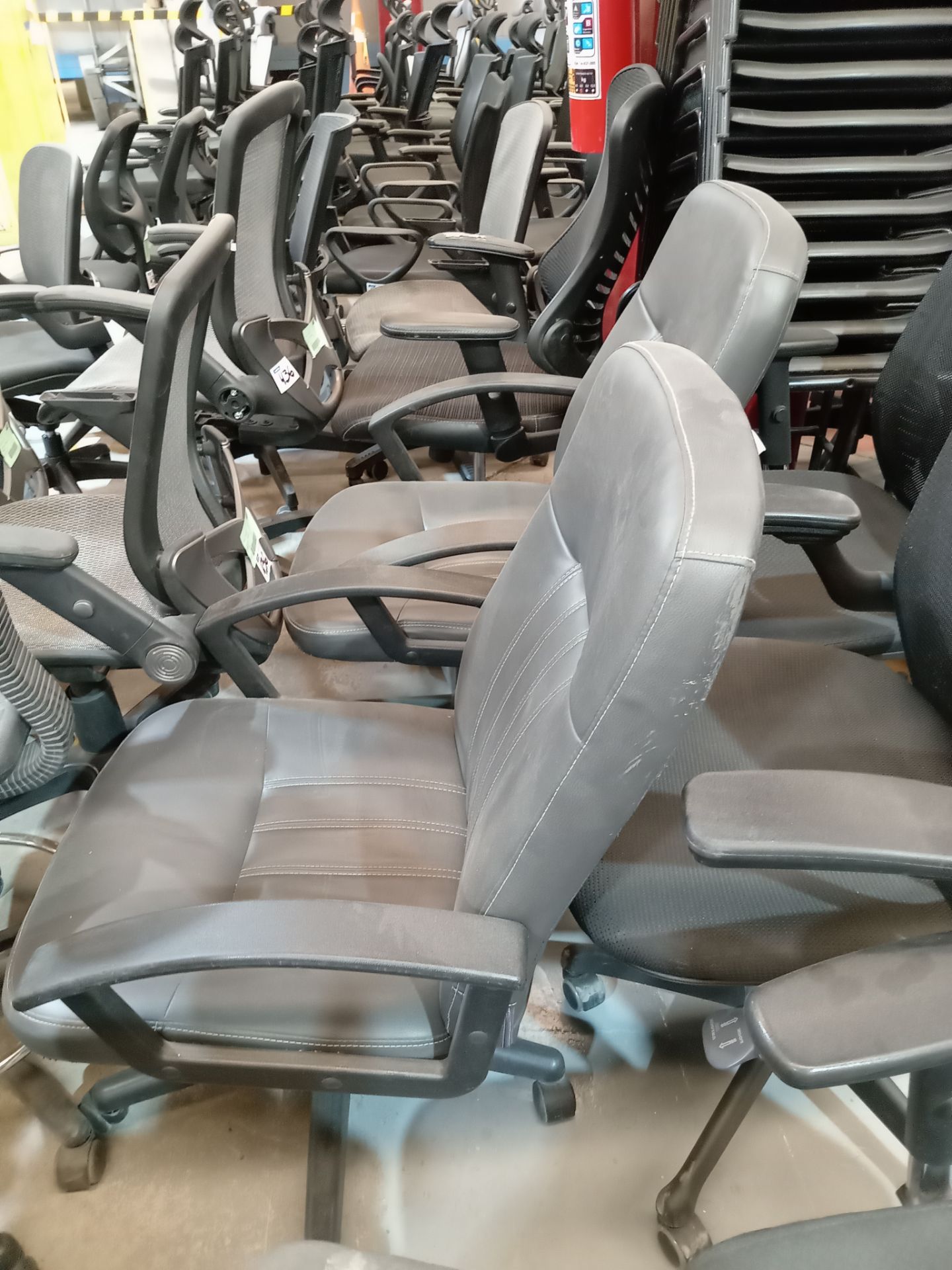 LOT OF (55) PIECES OF OFFICE CHAIRS - Image 11 of 25