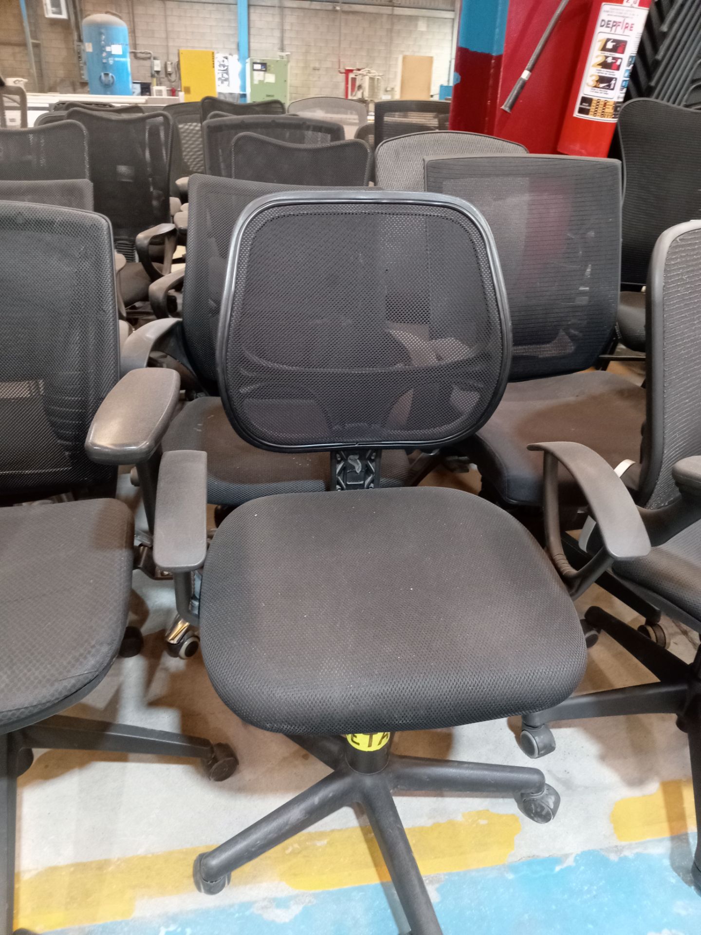 LOT OF (55) PIECES OF OFFICE CHAIRS - Image 6 of 25