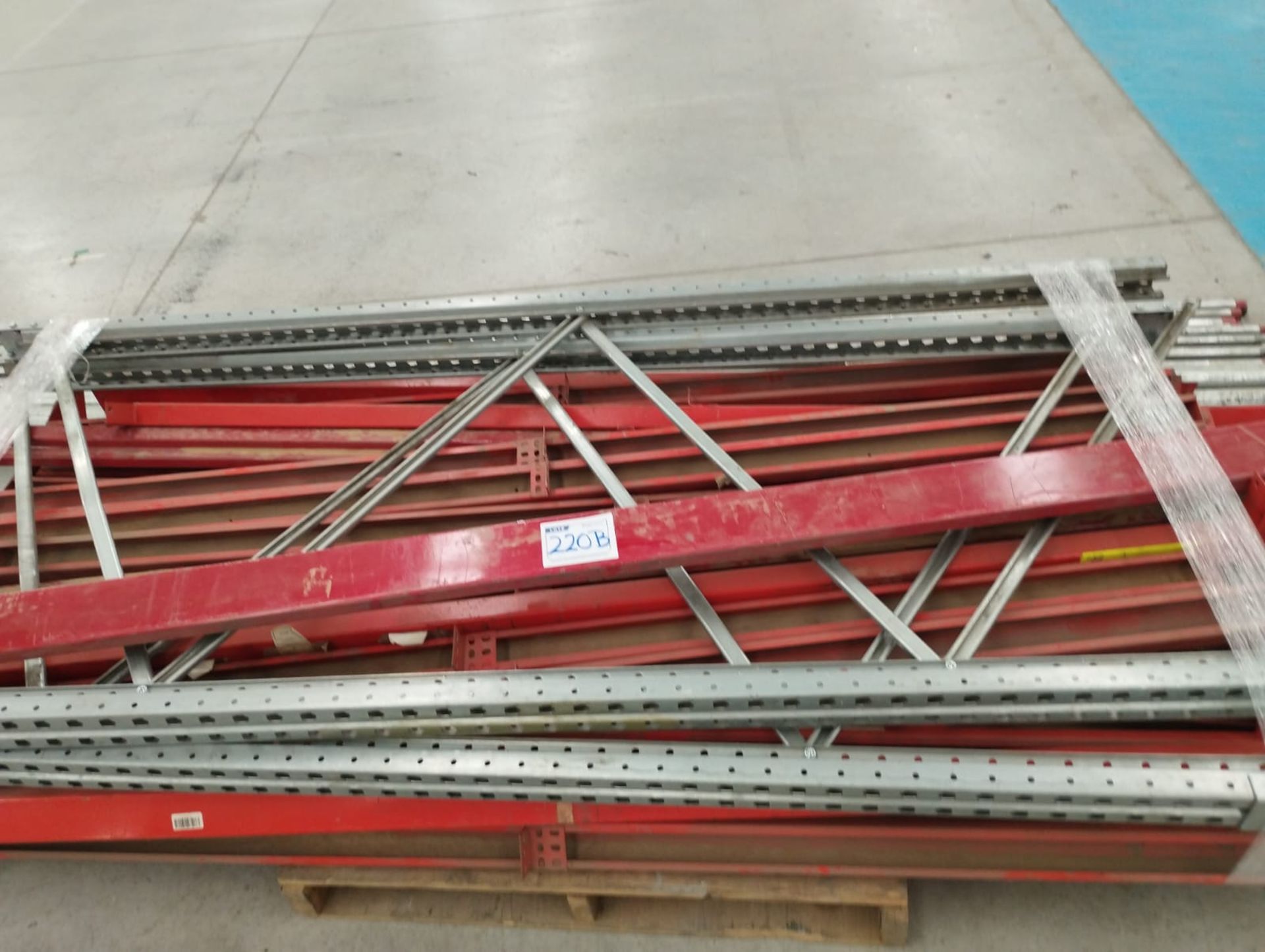 LOT OF HEAVY DUTY RACKS - Image 17 of 17