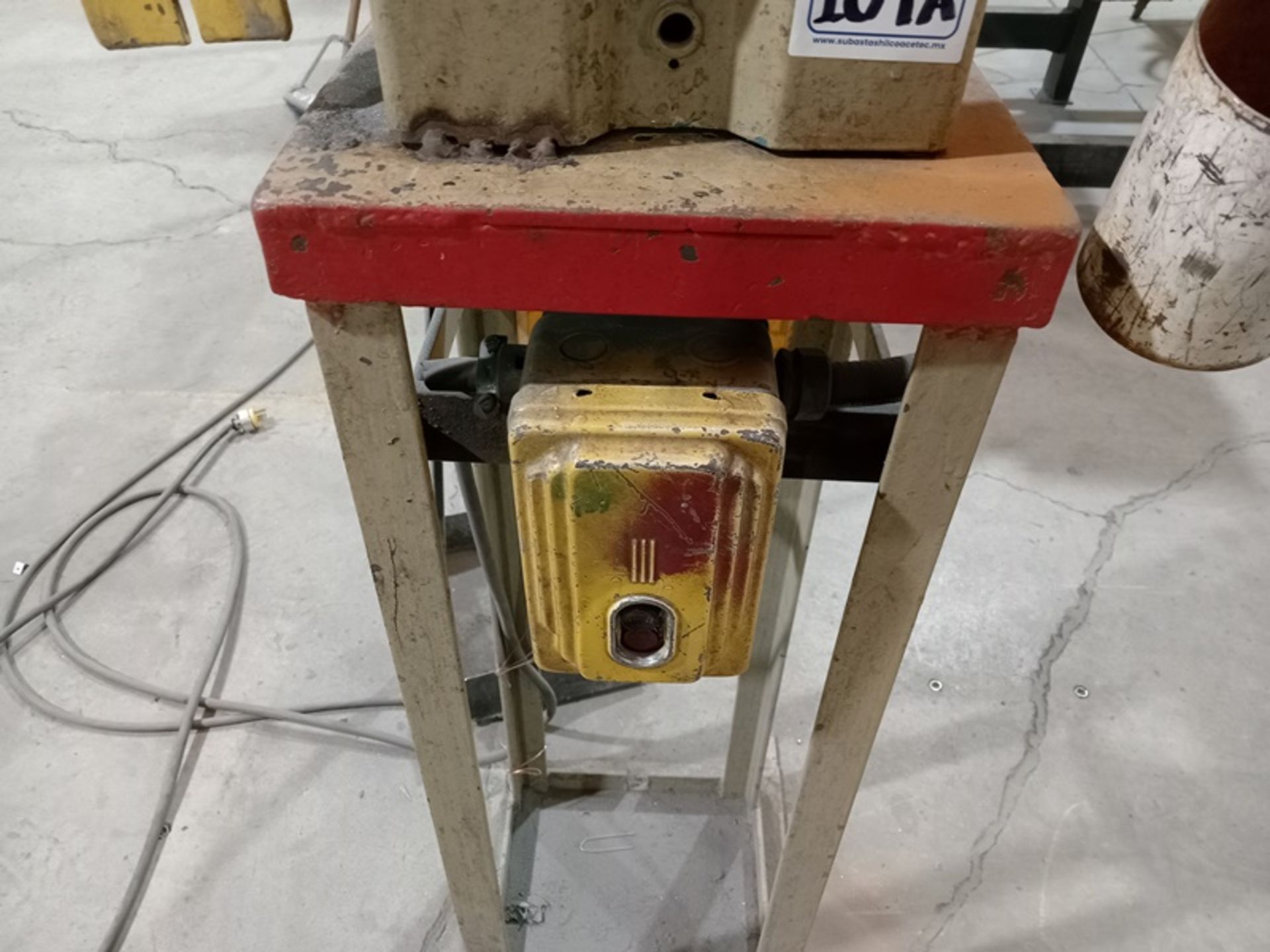 BENCH GRINDER - Image 10 of 17