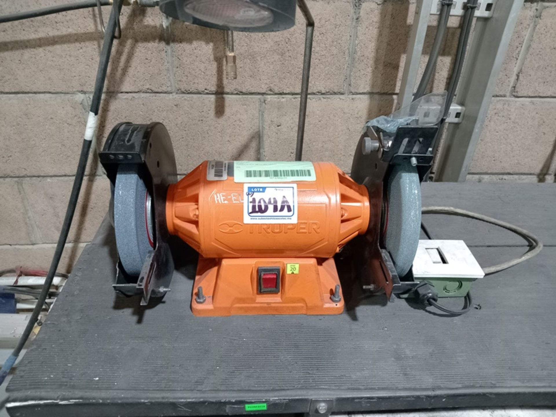 BENCH GRINDER - Image 14 of 17