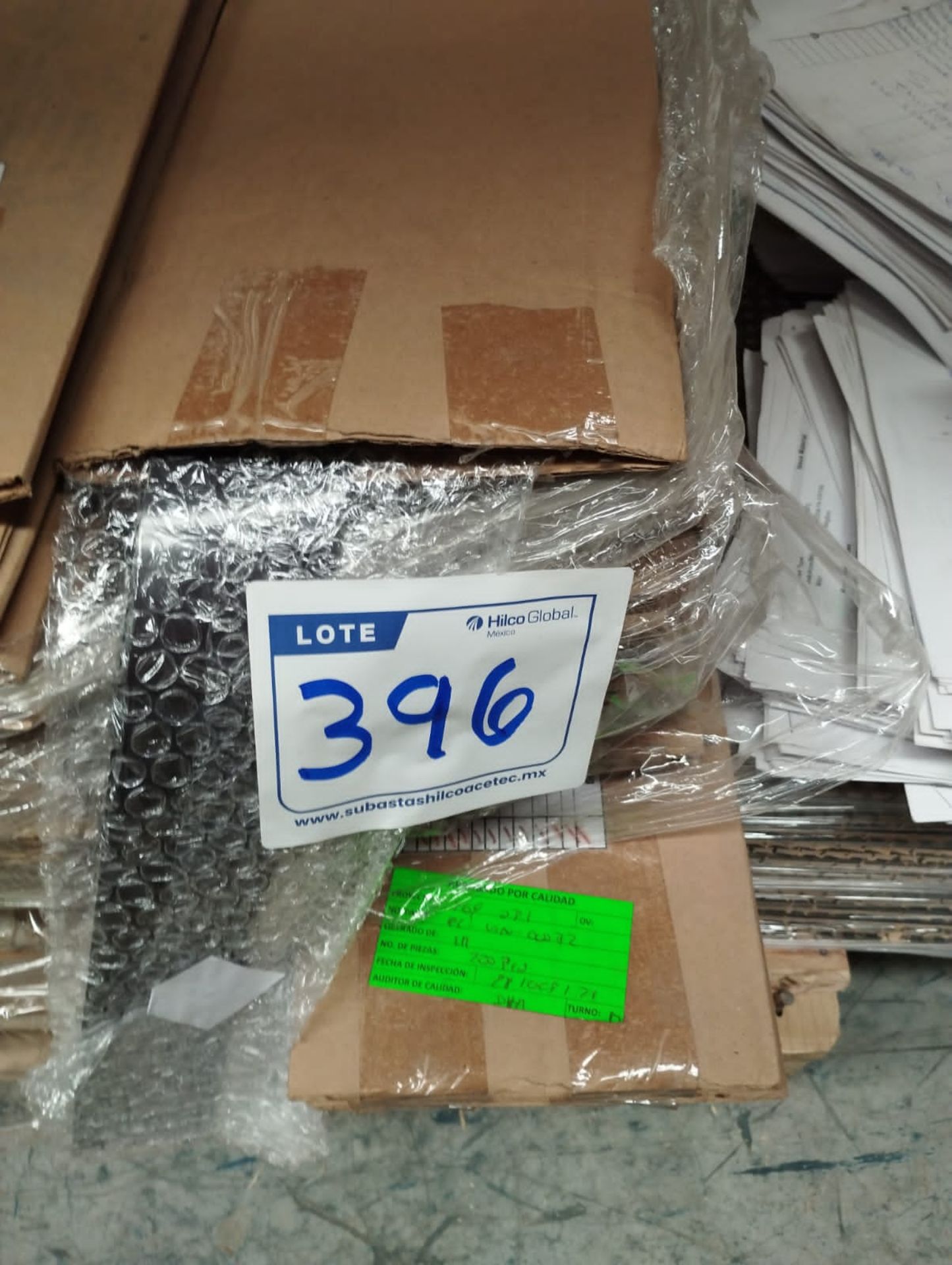 LOT OF APPROXIMATELY (7,504) PCS OF LAMINATE AND ACCESSORIES - Image 28 of 32