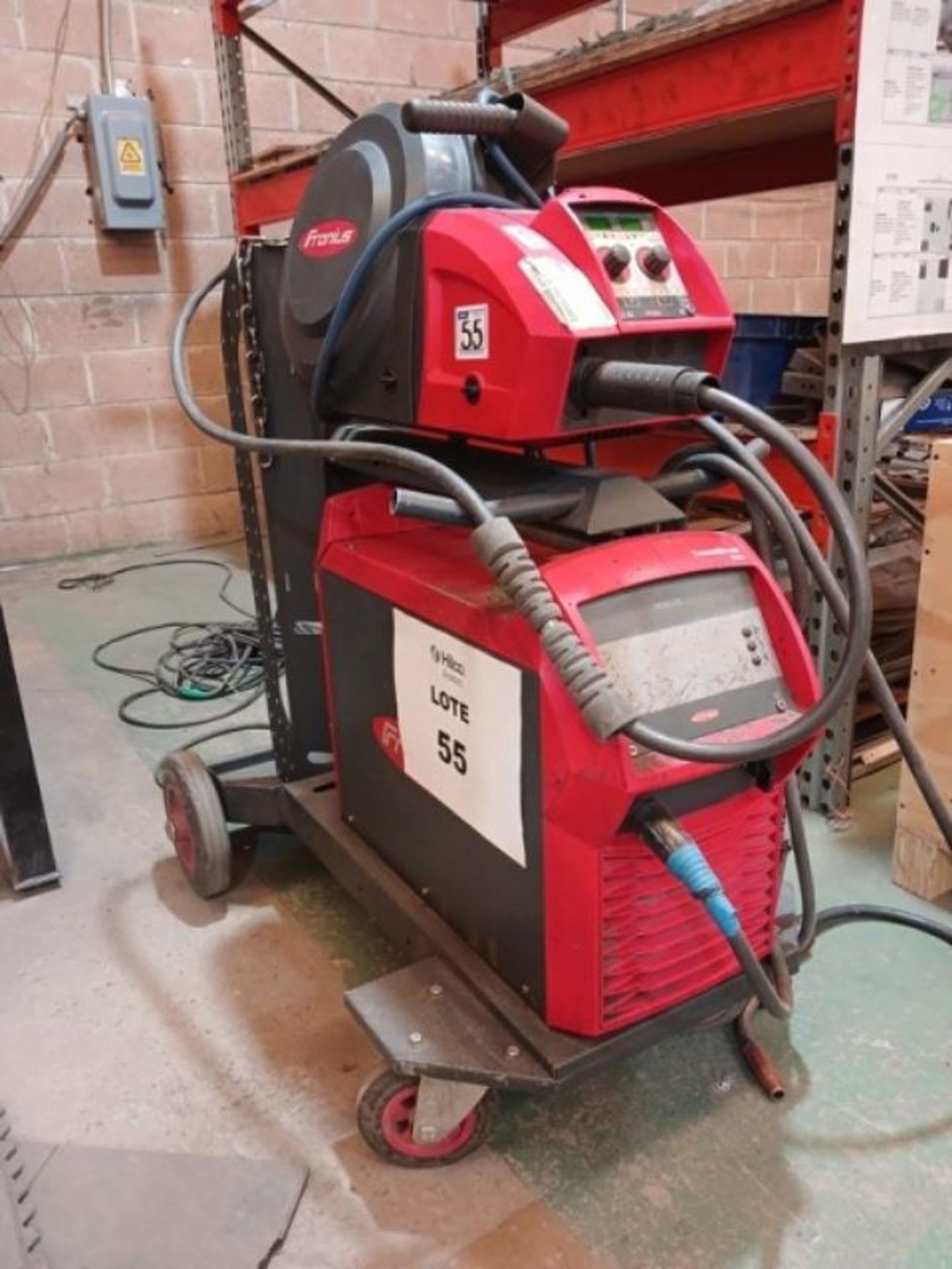 WELDING MACHINE