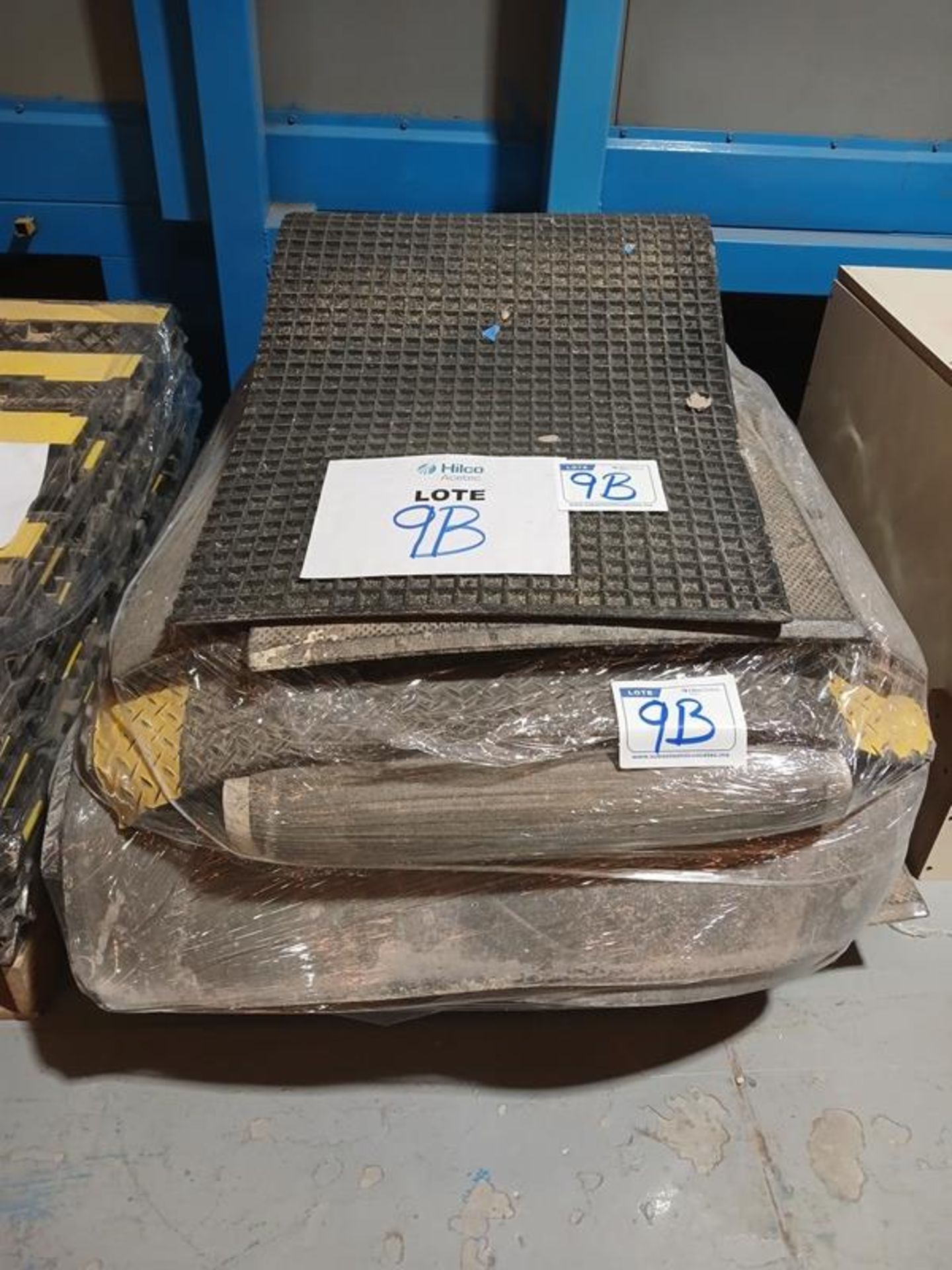 LOT OF ANTI-FATIGUE MATS - Bild 2 aus 2