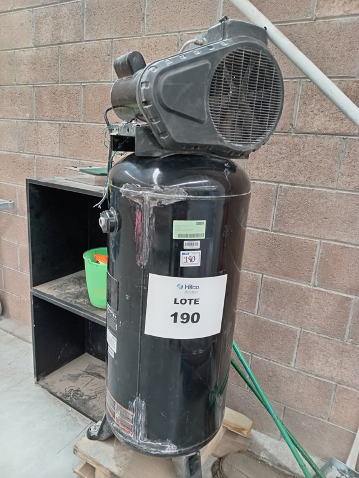 AIR COMPRESSOR