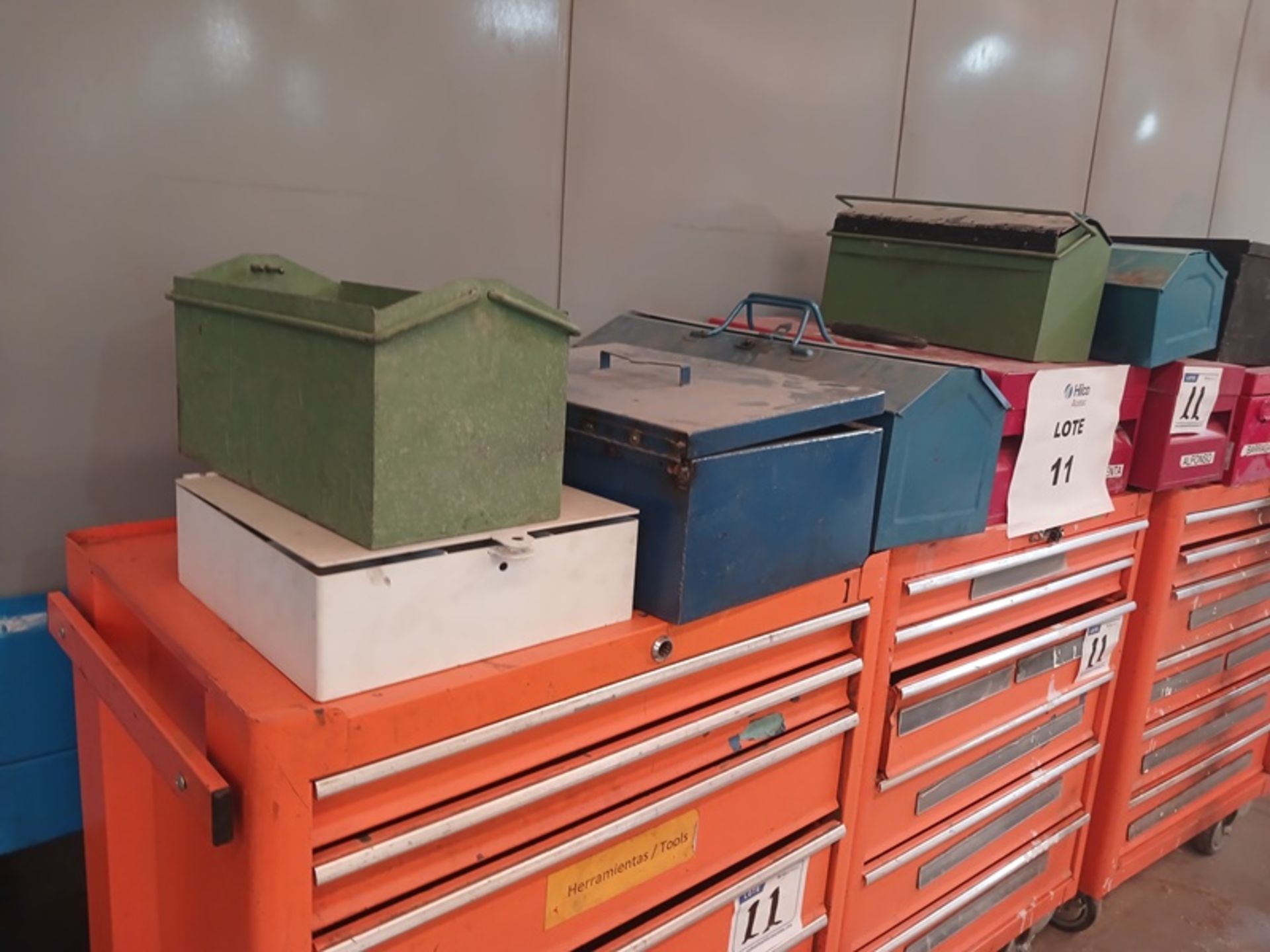 LOT OF TOOL TROLLEYS AND BOXES - Image 6 of 6