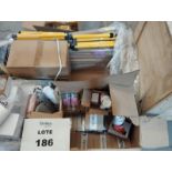 LOT OF MISCELLANEOUS ELECTRICAL ACCESSORIES AND LUMINAIRES