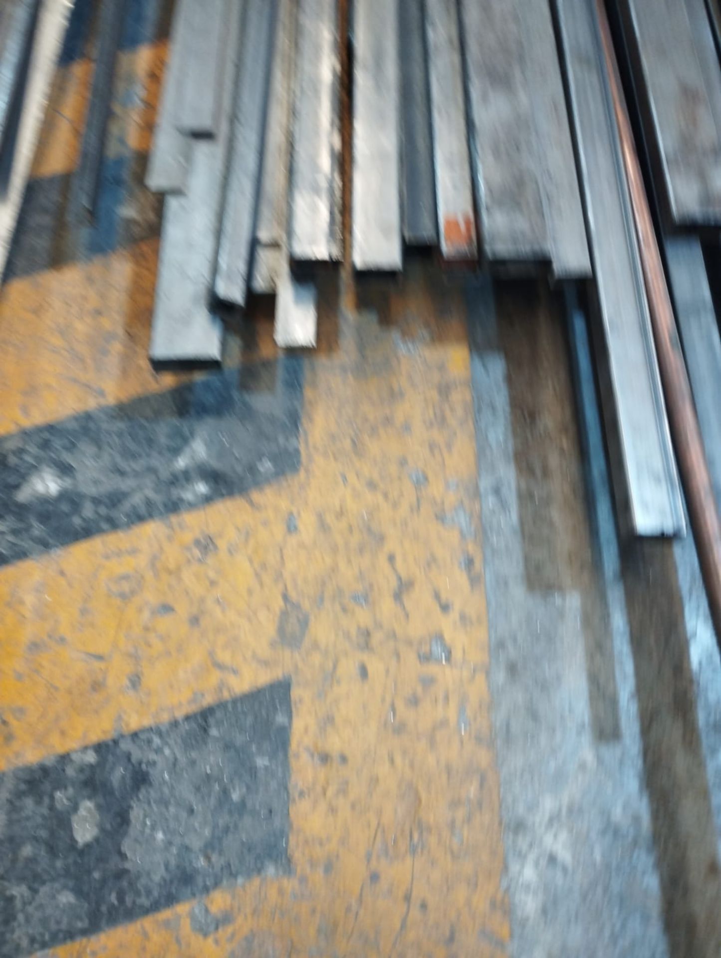 LOT OF ALUMINUM AND CARBON STEEL PROFILES - Image 5 of 12