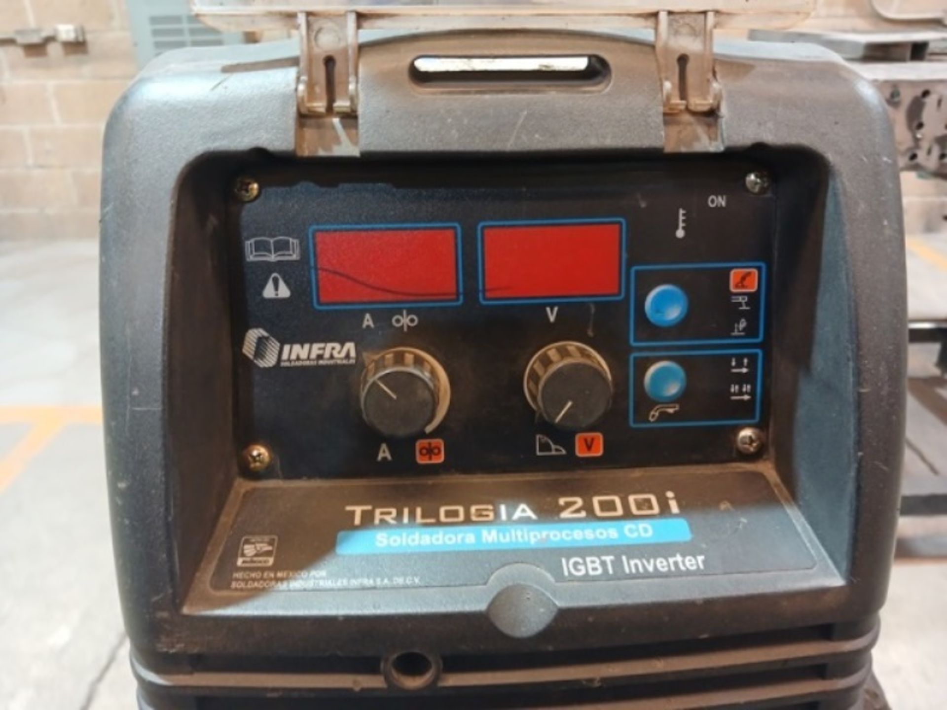 WELDING MACHINE - Image 3 of 4