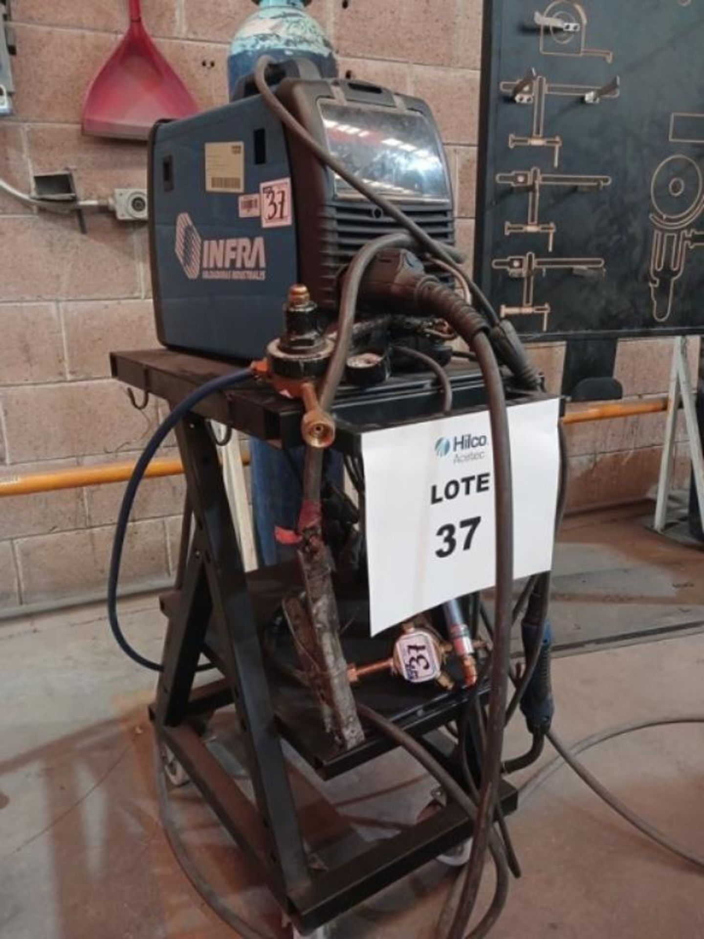 WELDING MACHINE