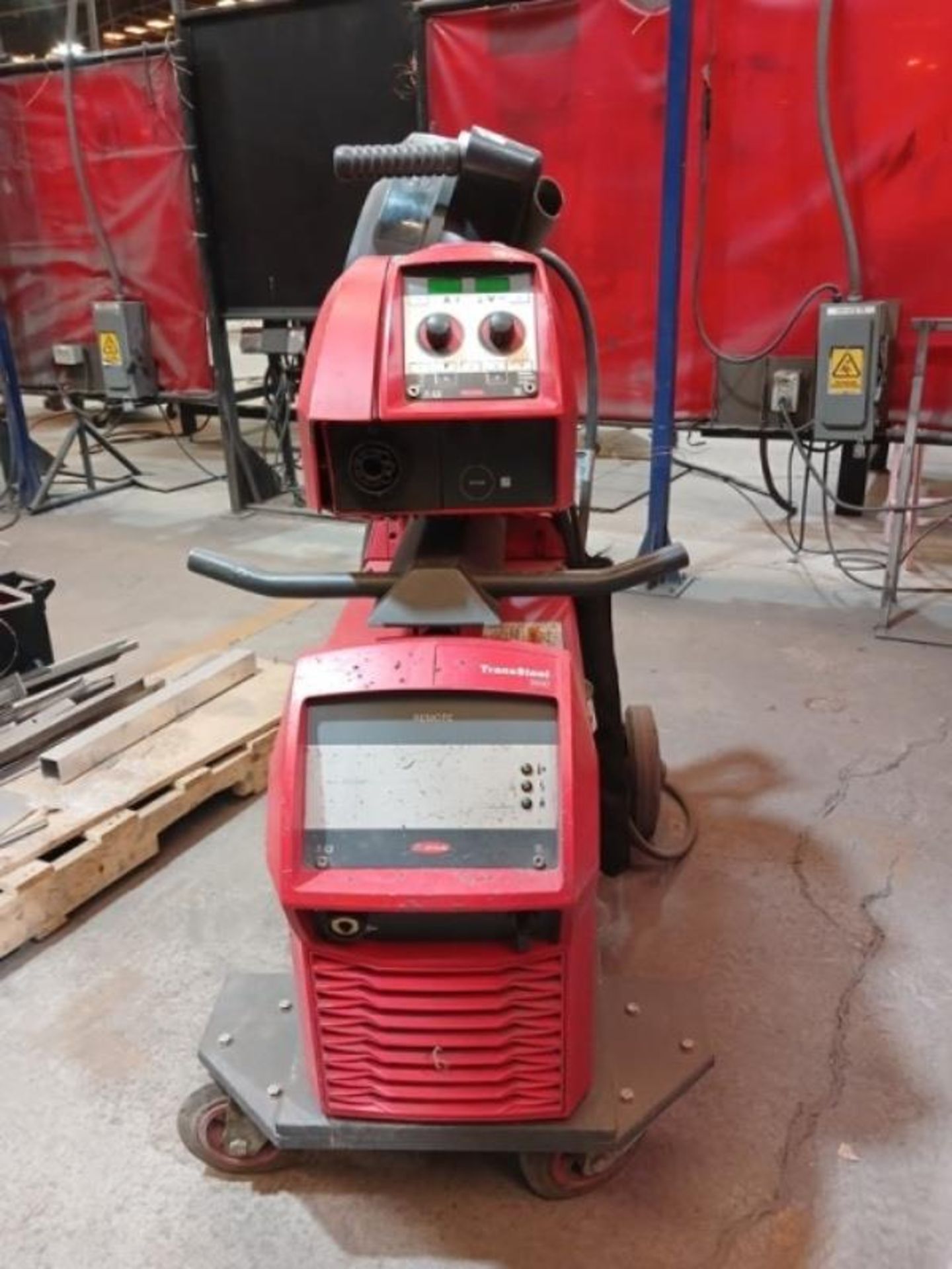 WELDING MACHINE - Image 2 of 5