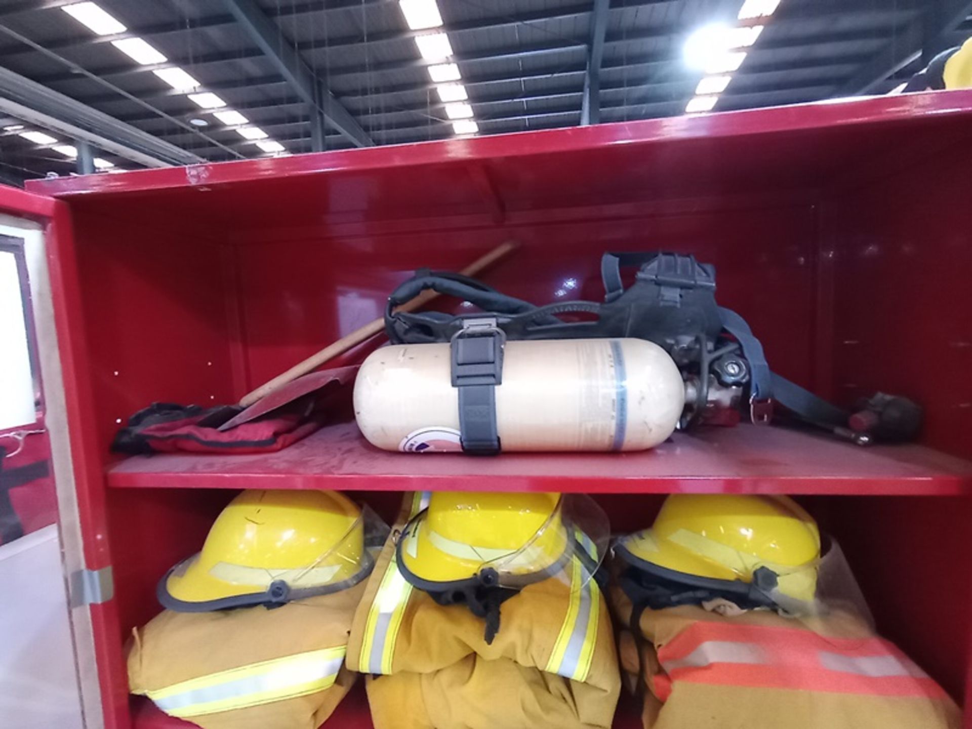 LOT OF CIVIL PROTECTION E?UIPMENT - Image 9 of 24