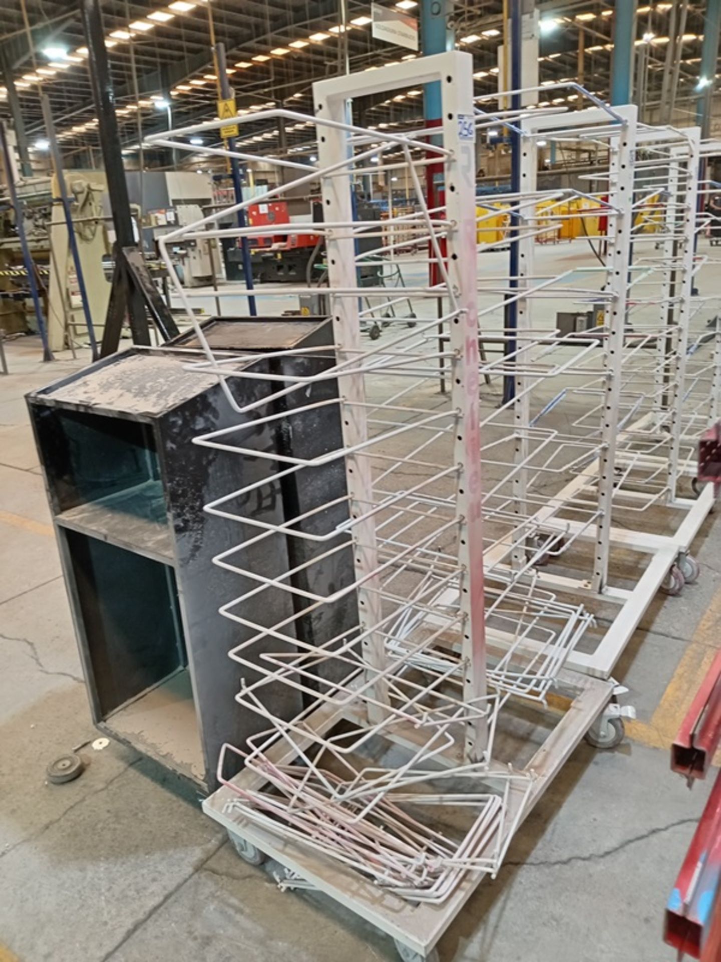 LOT OF (14) PIECES OF SHELVES, RACKS, COUNTERS, RACKS AND LOADING CARTS. - Image 5 of 13