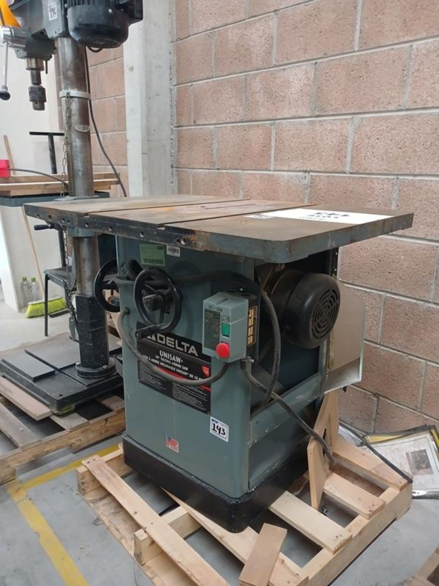 CIRCULAR BENCH SAW