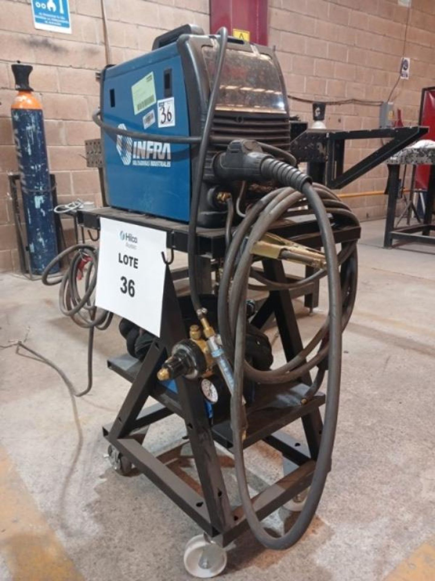 WELDING MACHINE