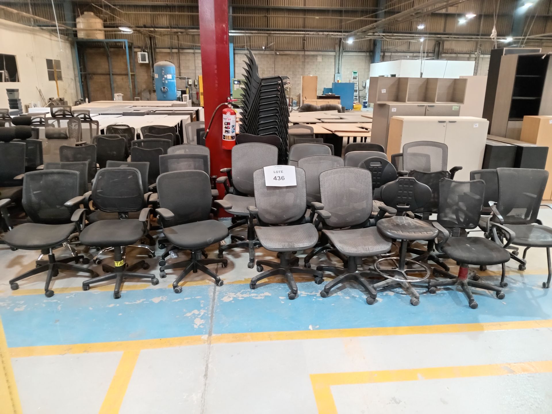 LOT OF (55) PIECES OF OFFICE CHAIRS - Image 2 of 25