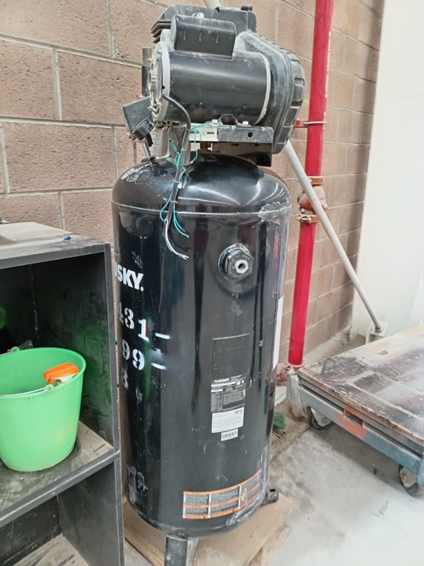 AIR COMPRESSOR - Image 3 of 6