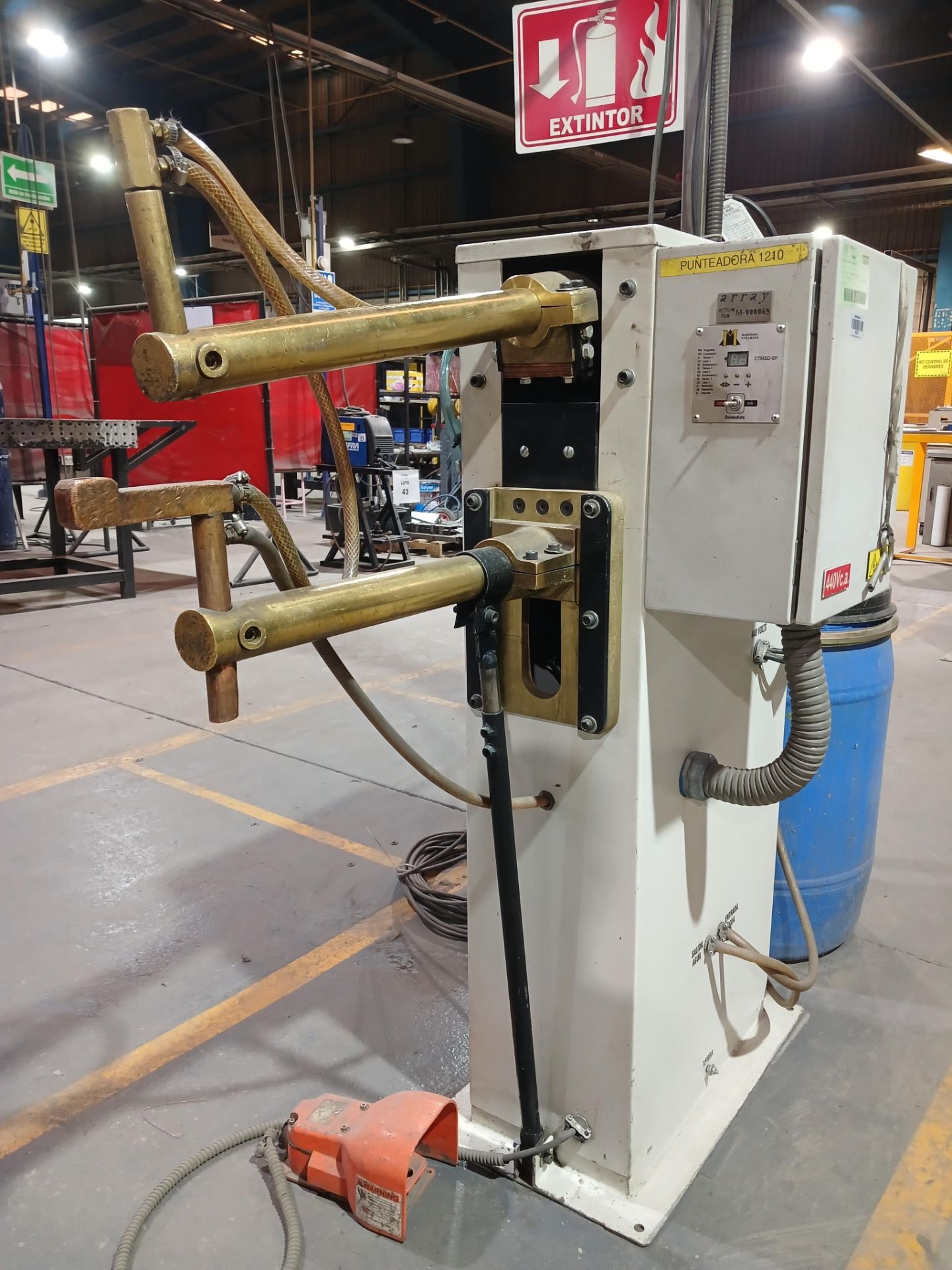 SPOT WELDING MACHINE - Image 2 of 5