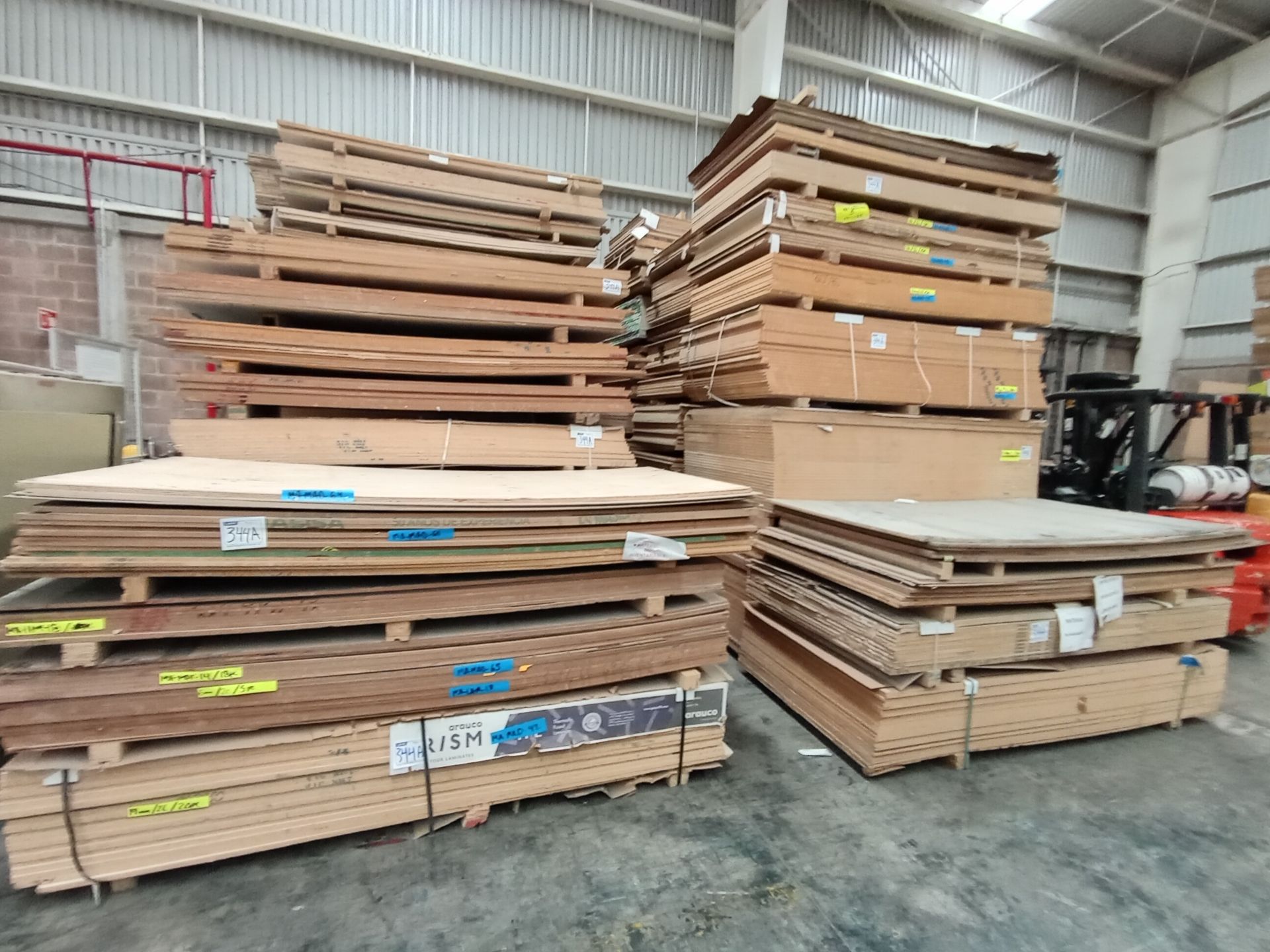 LOT OF APPROXIMATELY (1,093) PCS OF MELAMINE, MDF AND CHIPBOARD - Image 9 of 12