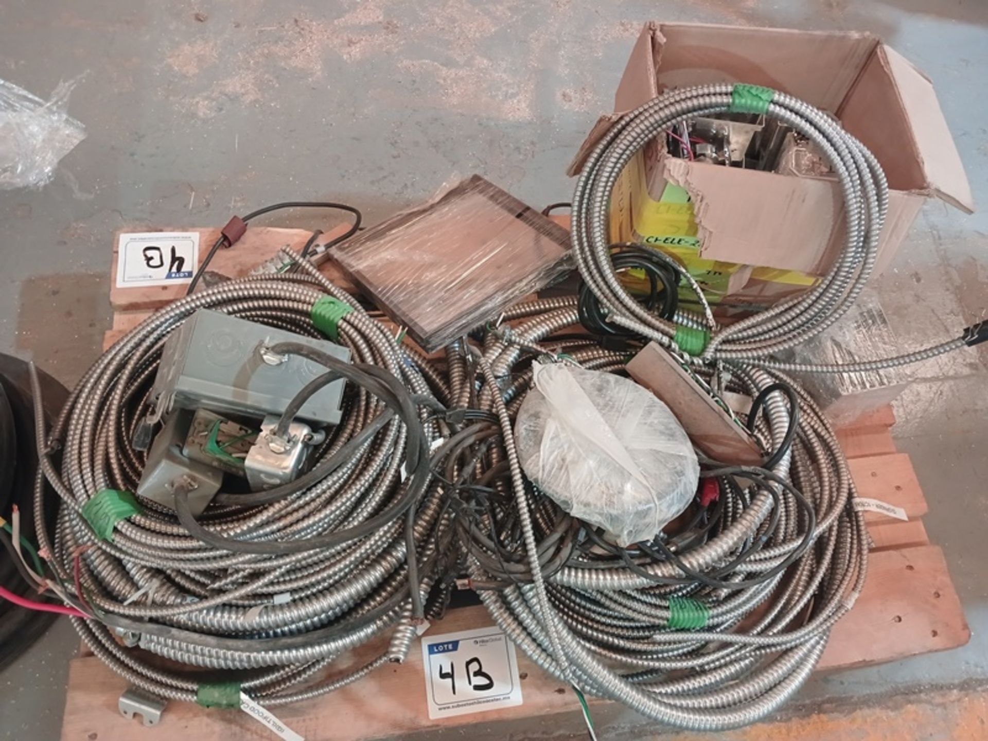 LOT OF ELECTRICAL MATERIAL - Image 3 of 18