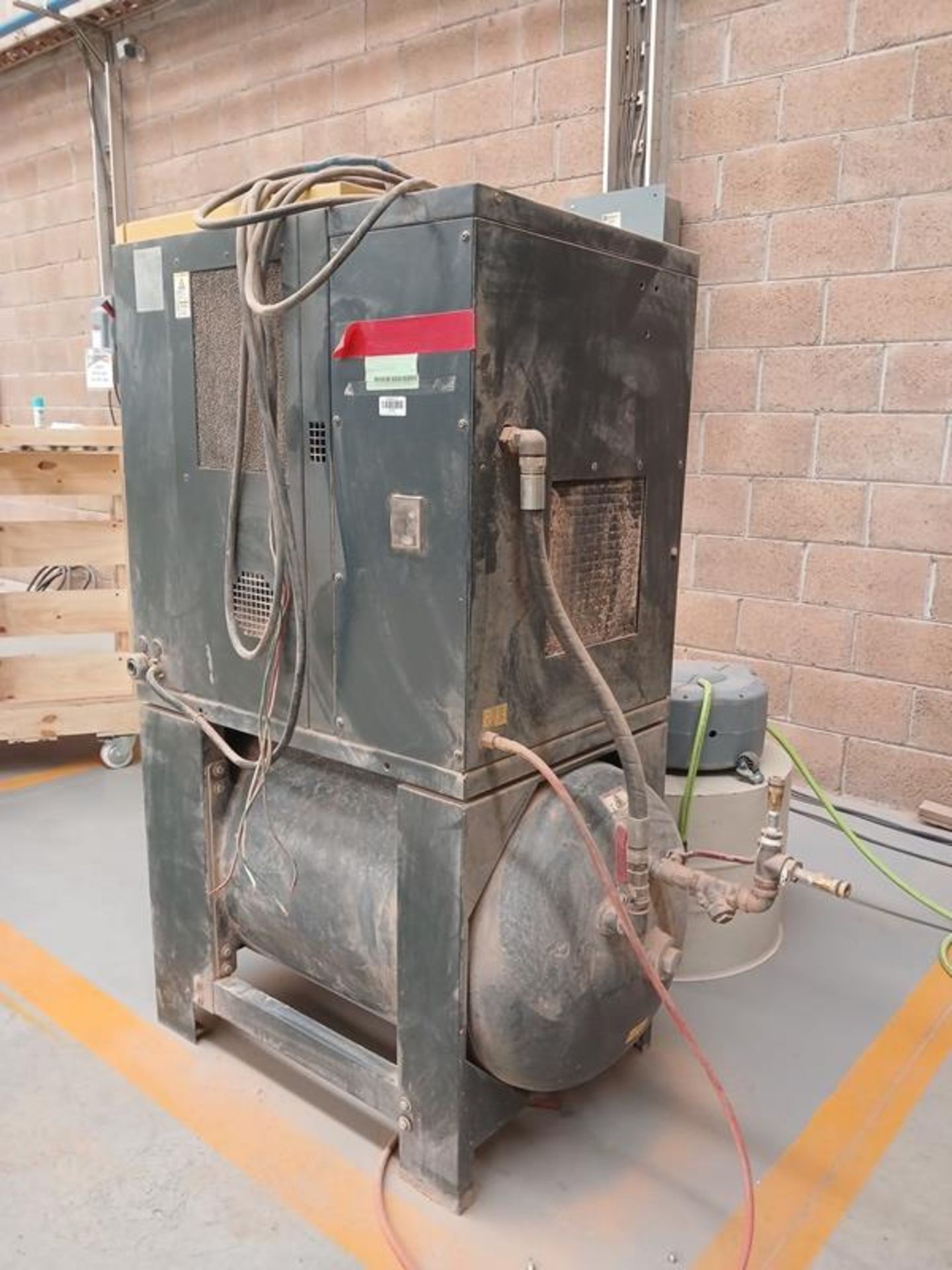 AIR COMPRESSOR - Image 3 of 5