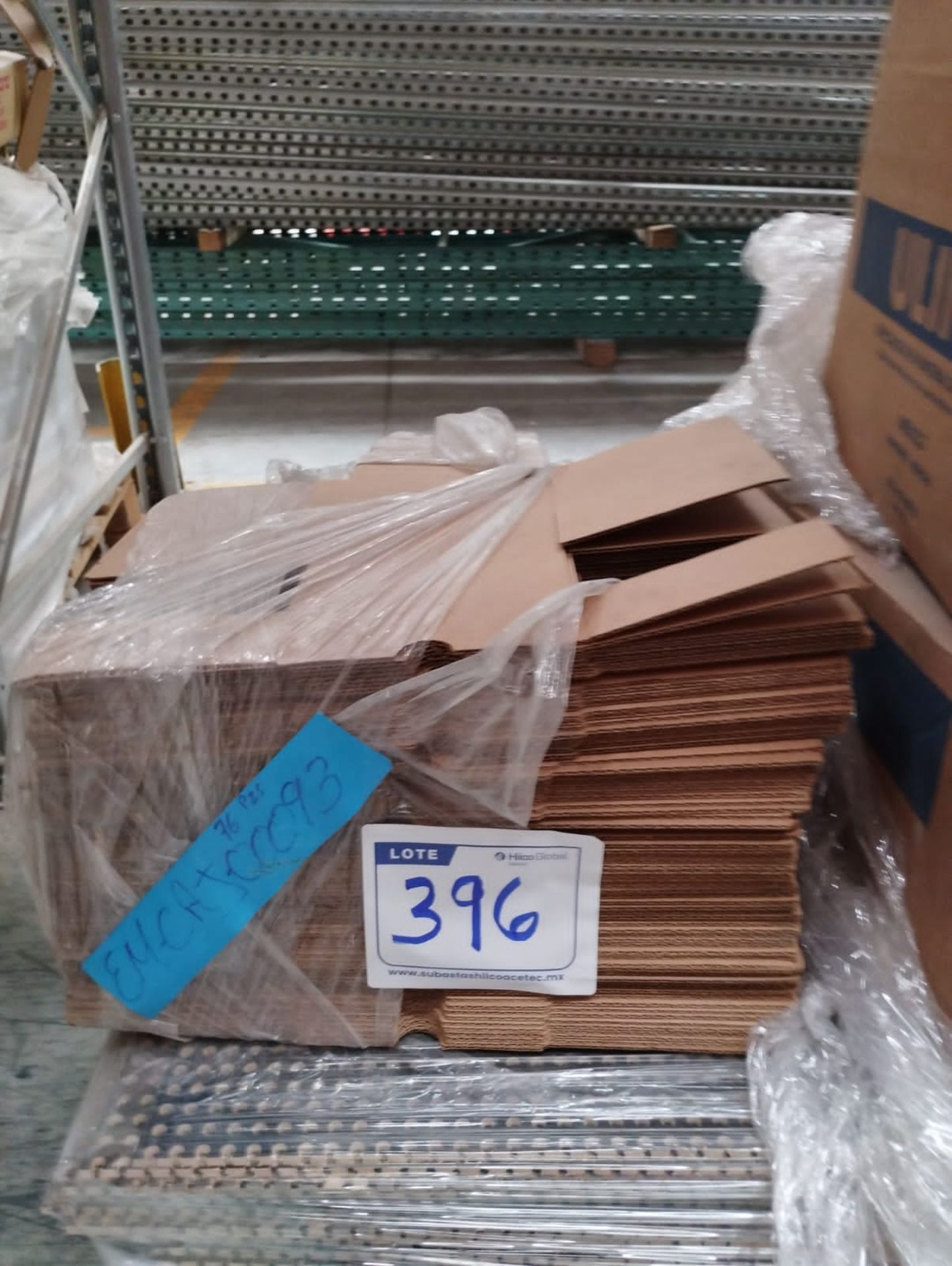 LOT OF APPROXIMATELY (7,504) PCS OF LAMINATE AND ACCESSORIES - Image 27 of 32