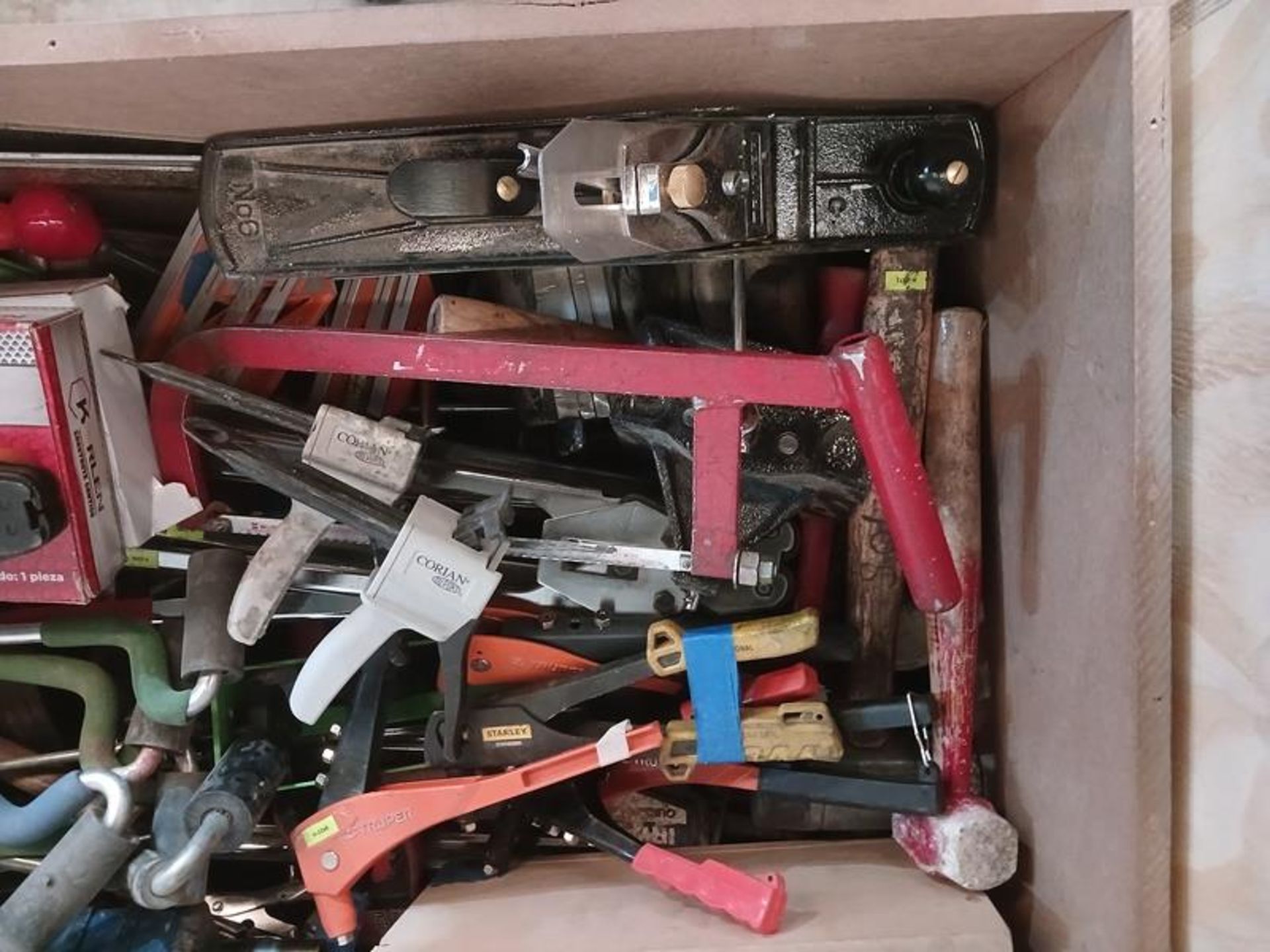 LOTS OF APPROXIMATELY (425) MISCELLANEOUS HAND TOOLS - Image 6 of 7