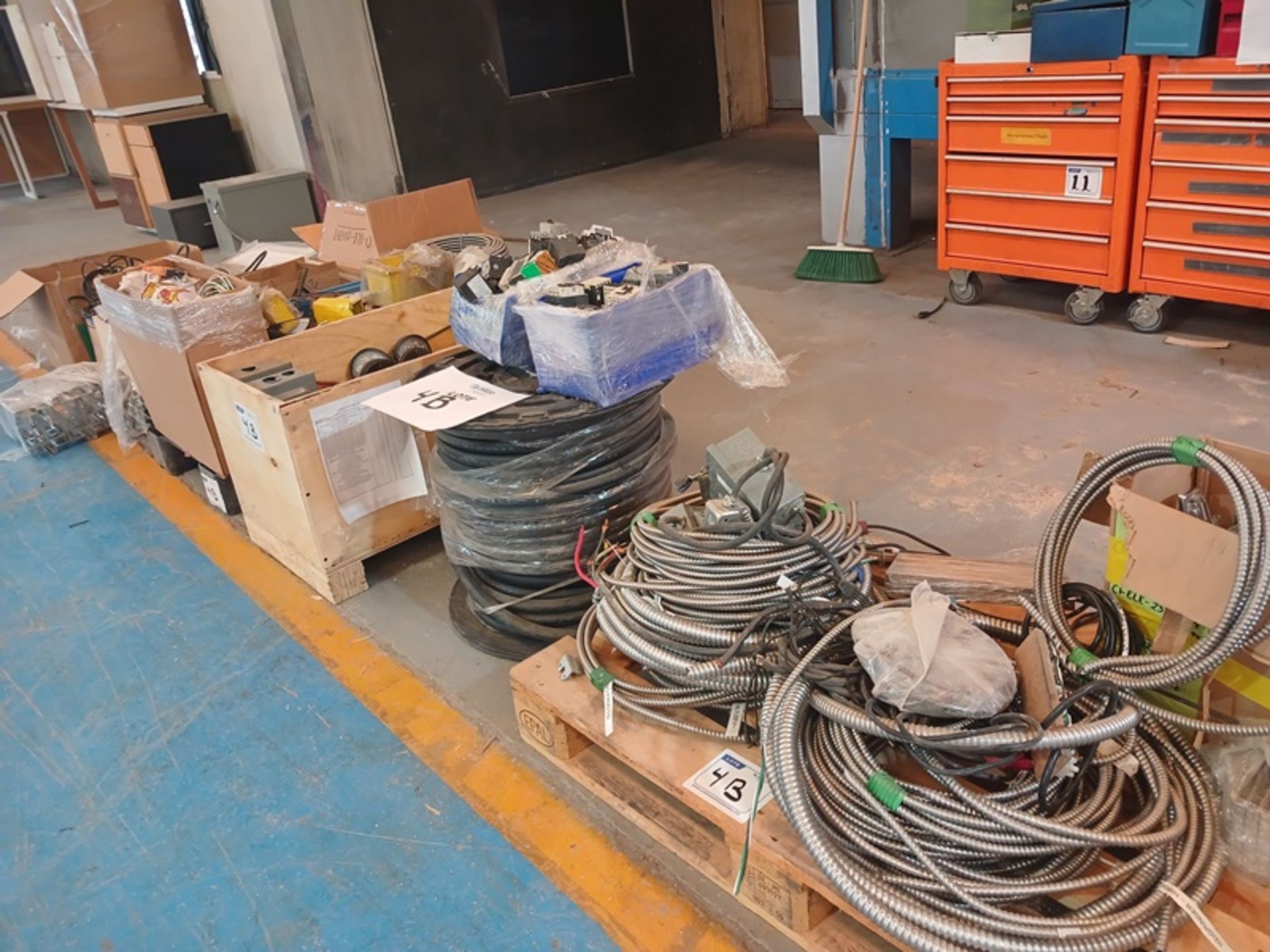 LOT OF ELECTRICAL MATERIAL
