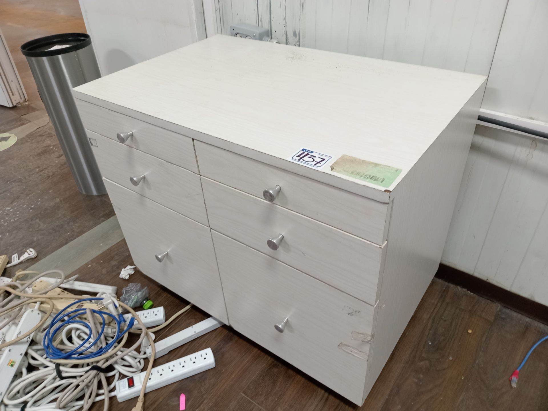 LOT OF APPROXIMATELY (74) PIECES OF OFFICE FURNITURE - Image 10 of 31