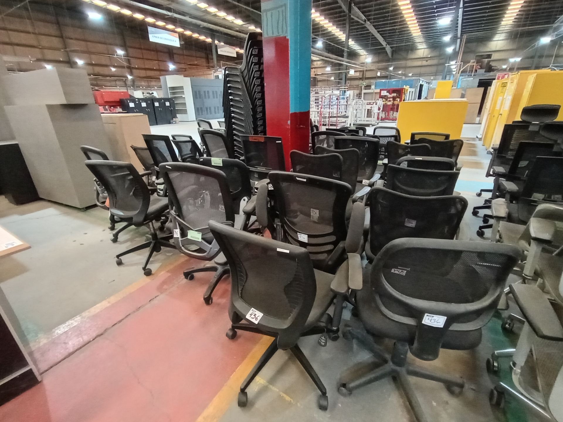 LOT OF (55) PIECES OF OFFICE CHAIRS - Image 18 of 25