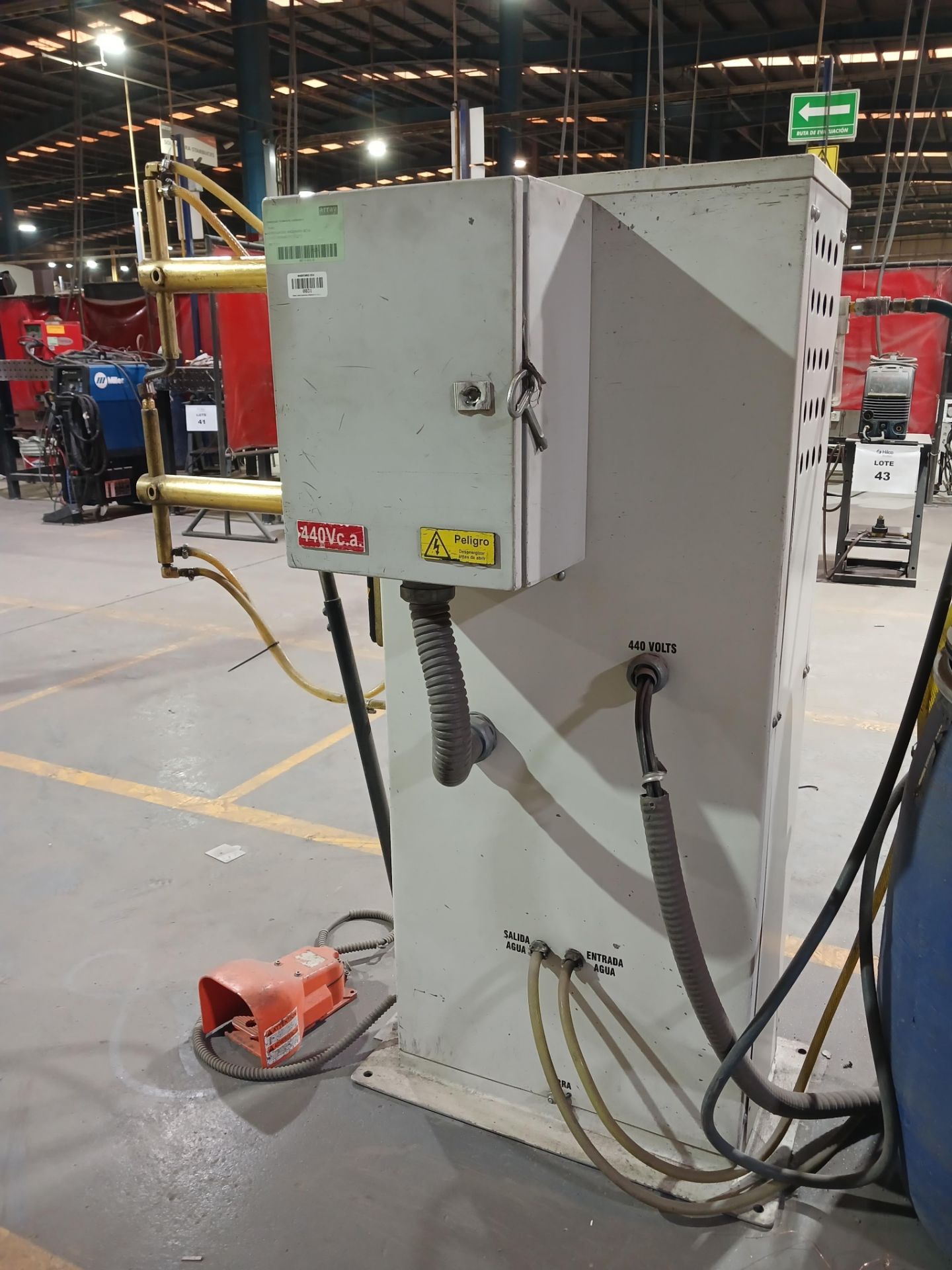 SPOT WELDING MACHINE - Image 3 of 3