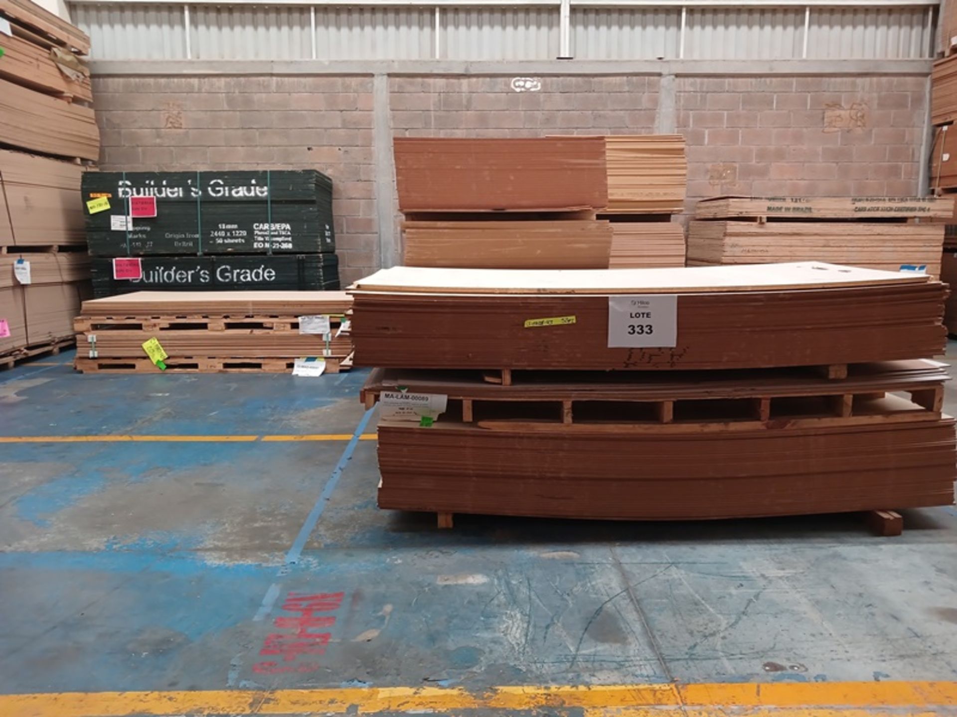 LOT OF APPROXIMATELY (548) PCS MELAMINE, MDF AND TRIPLAY