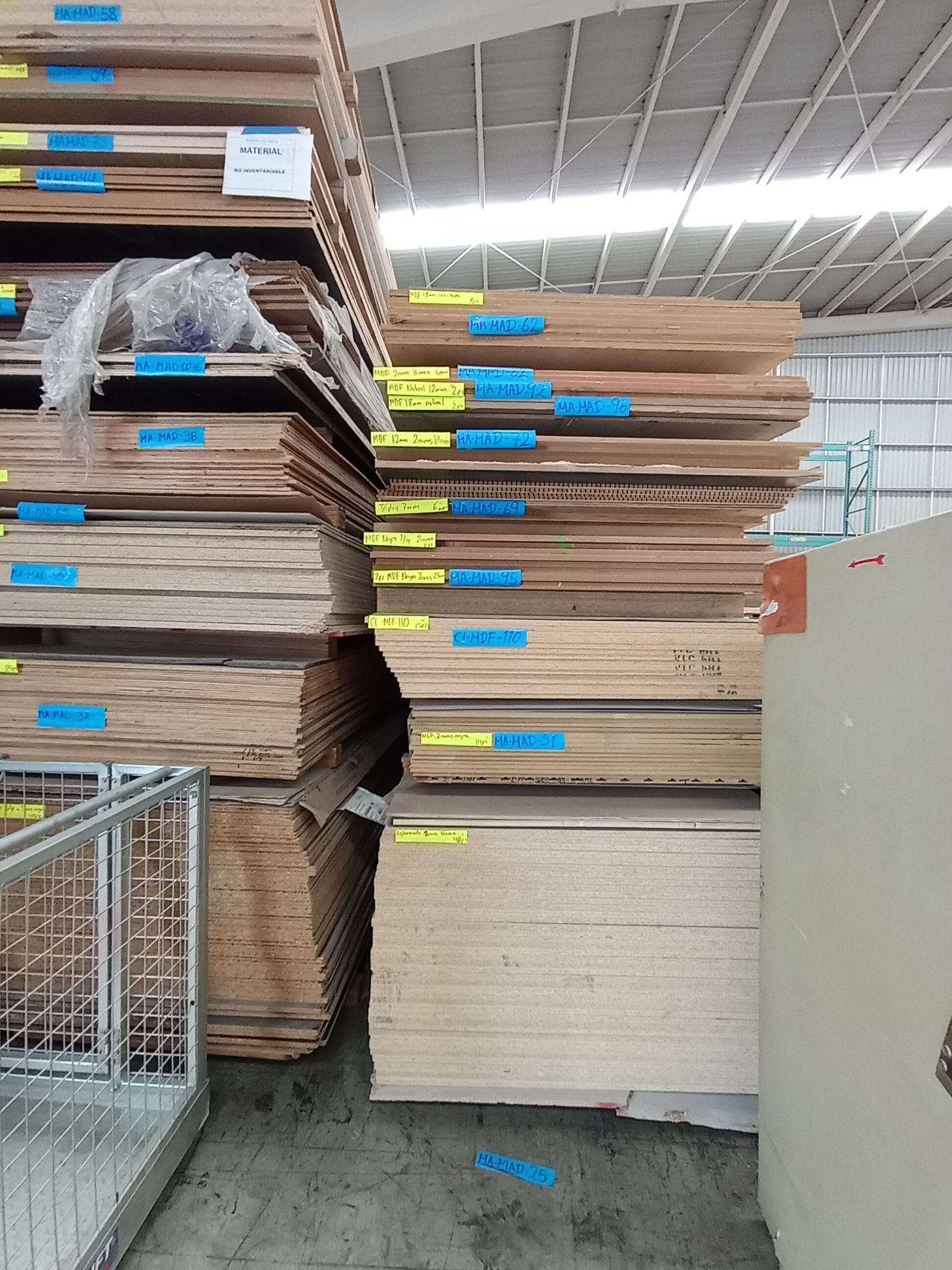 LOT OF APPROXIMATELY (1,093) PCS OF MELAMINE, MDF AND CHIPBOARD - Image 10 of 12