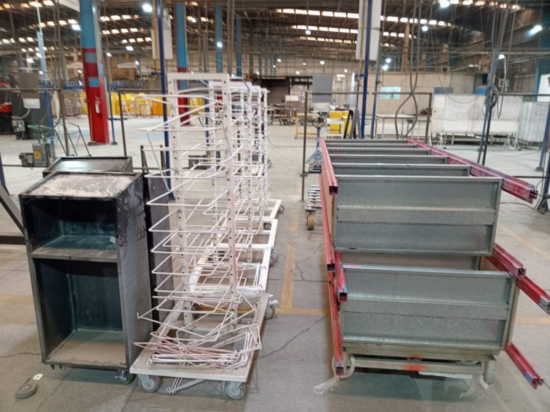 LOT OF (14) PIECES OF SHELVES, RACKS, COUNTERS, RACKS AND LOADING CARTS. - Image 4 of 13