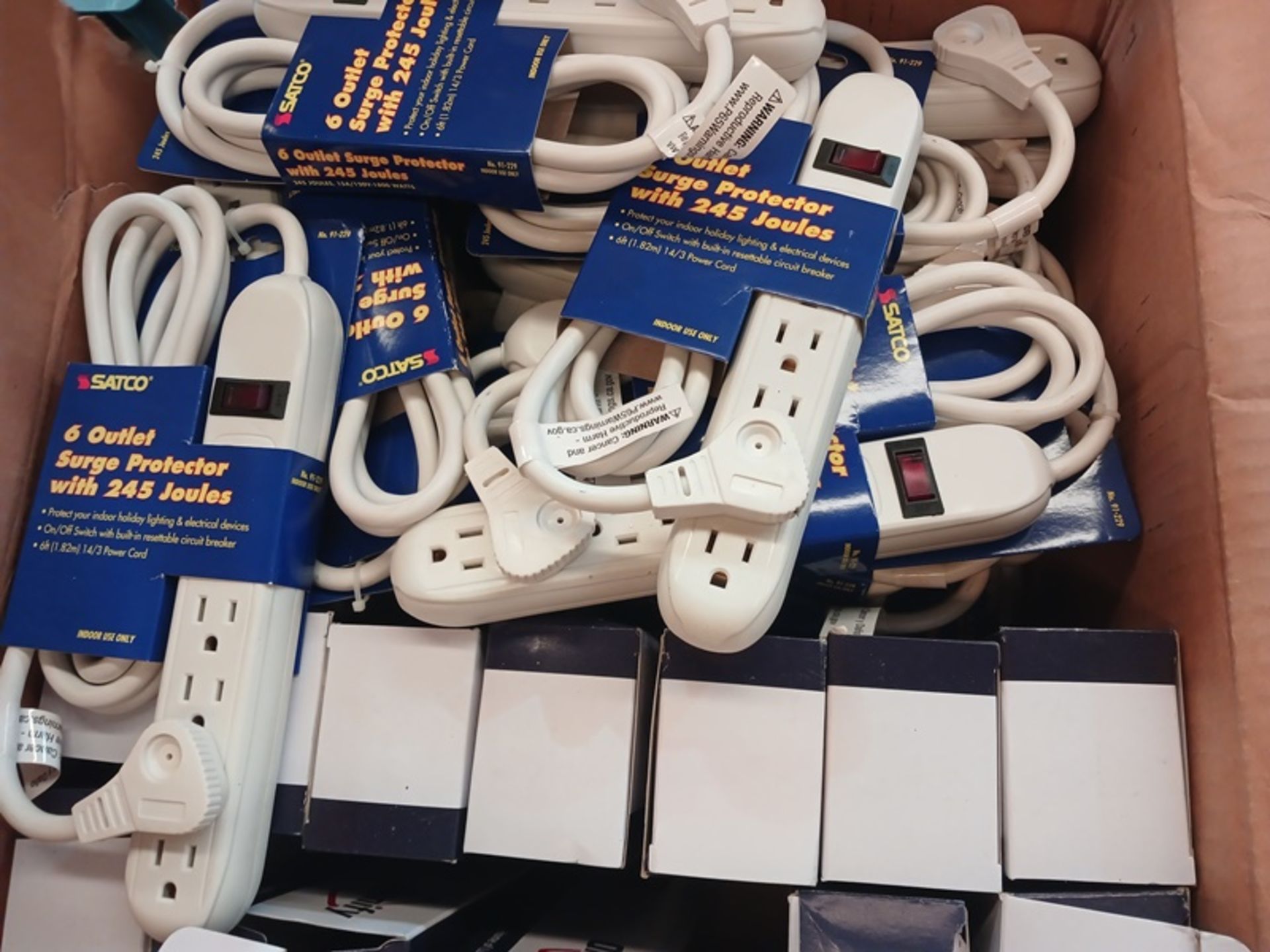 LOT OF ELECTRICAL MATERIAL - Image 15 of 18
