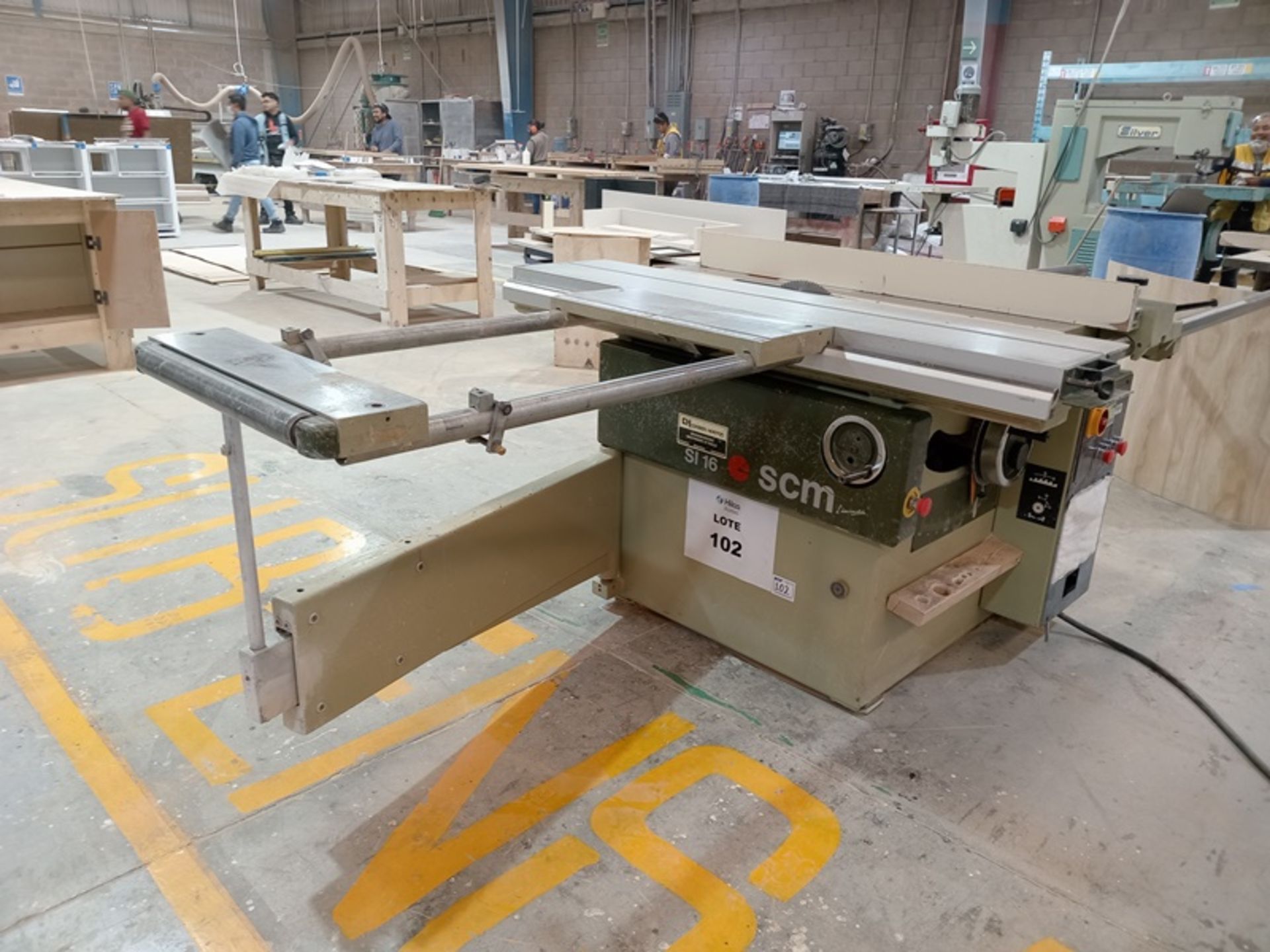 SLIDING TABLE SAW MACHINE - Image 2 of 9