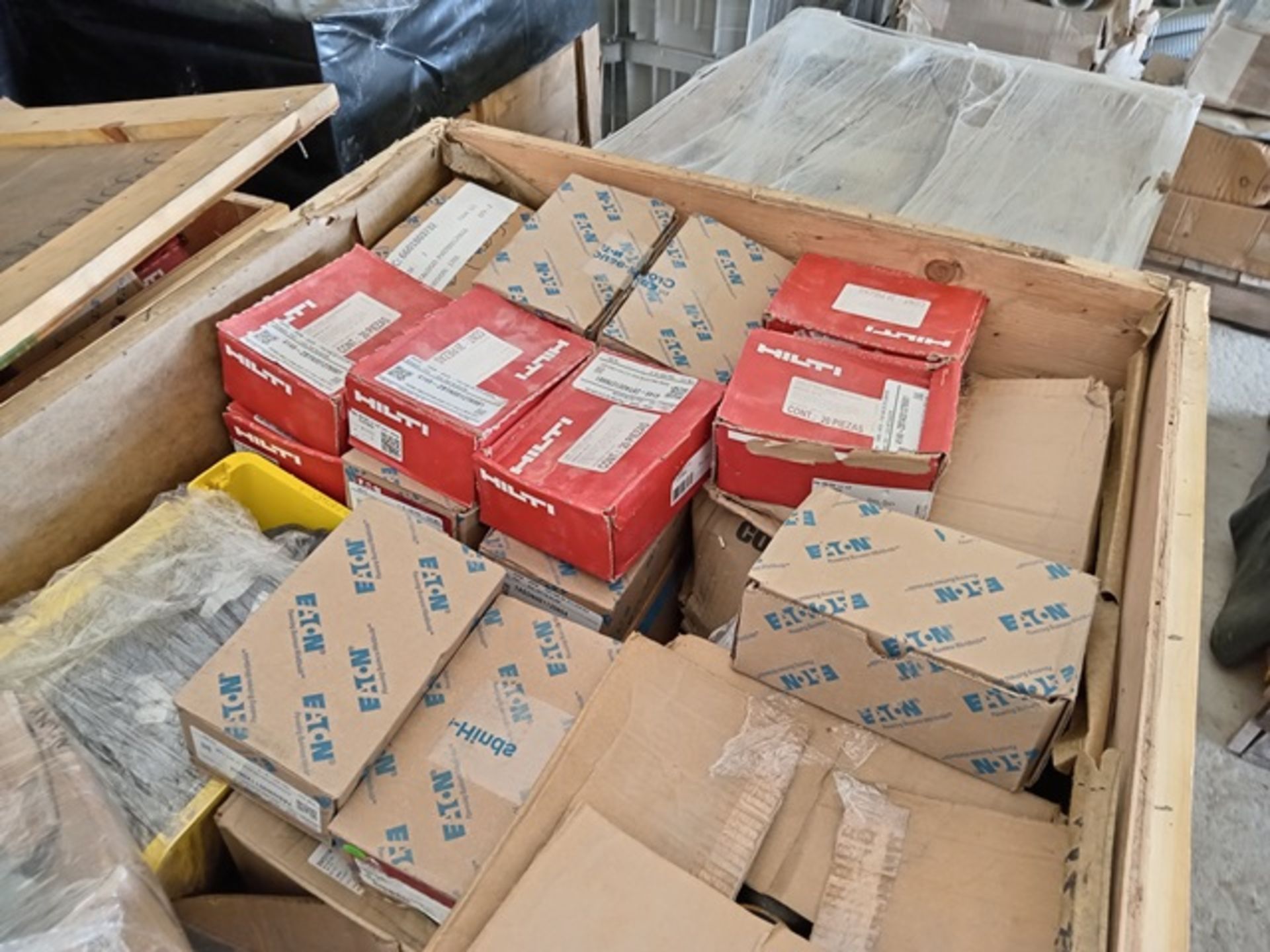 LOT OF (5,952) PIECES OF MISCELLANEOUS ELECTRICAL MATERIAL - Image 9 of 19