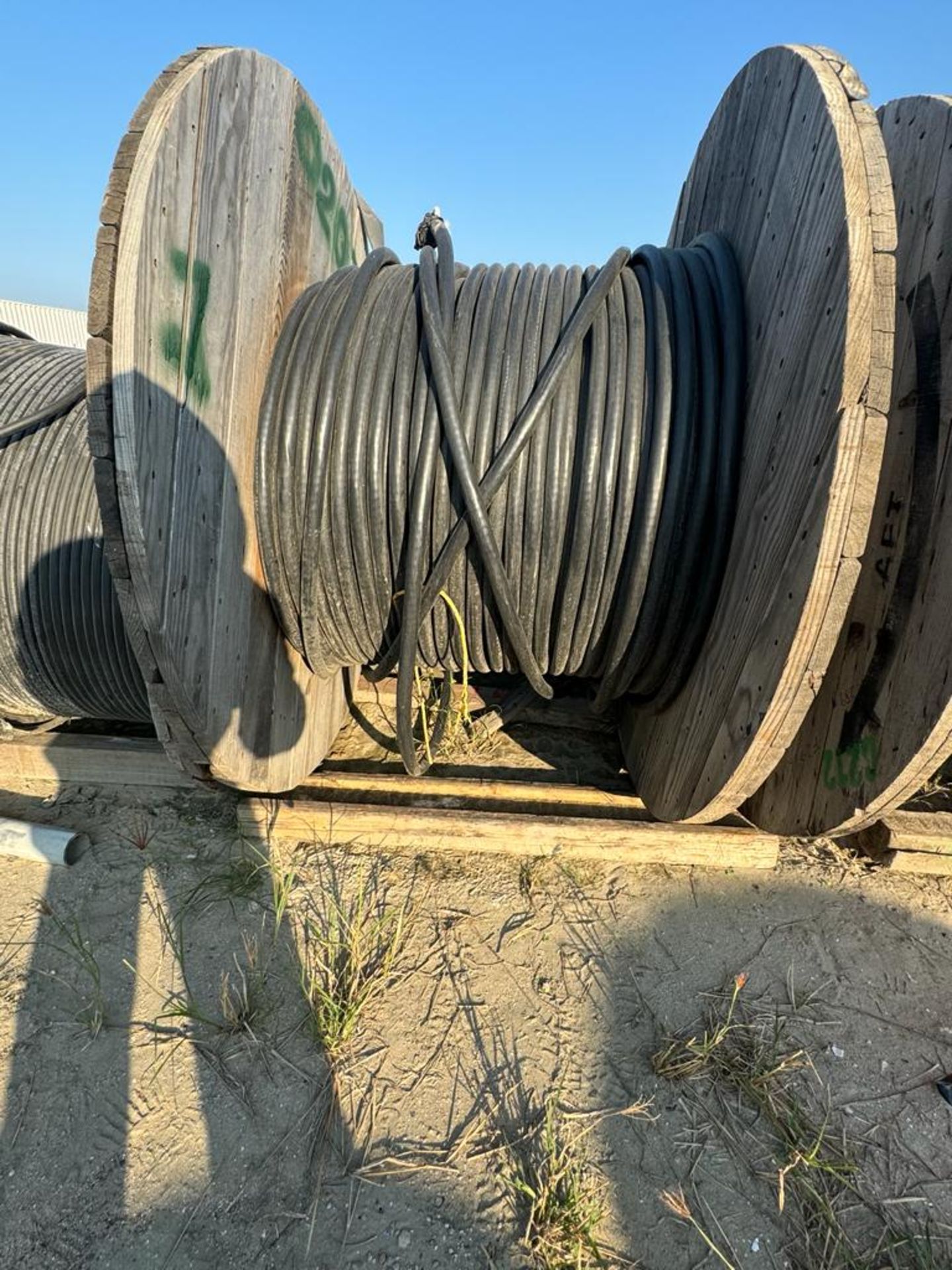 LOT OF APPROXIMATELY (1,325 M) OF MULTICODUCTOR CABLE