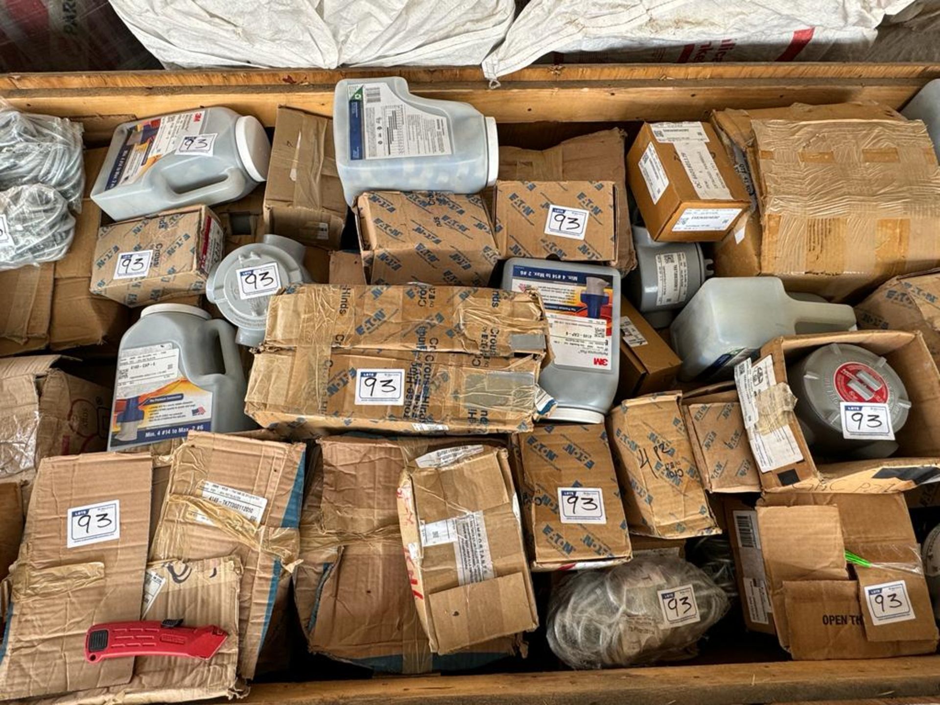 LOT OF (20,488) PIECES OF MISCELLANEOUS ELECTRICAL MATERIAL - Image 69 of 115