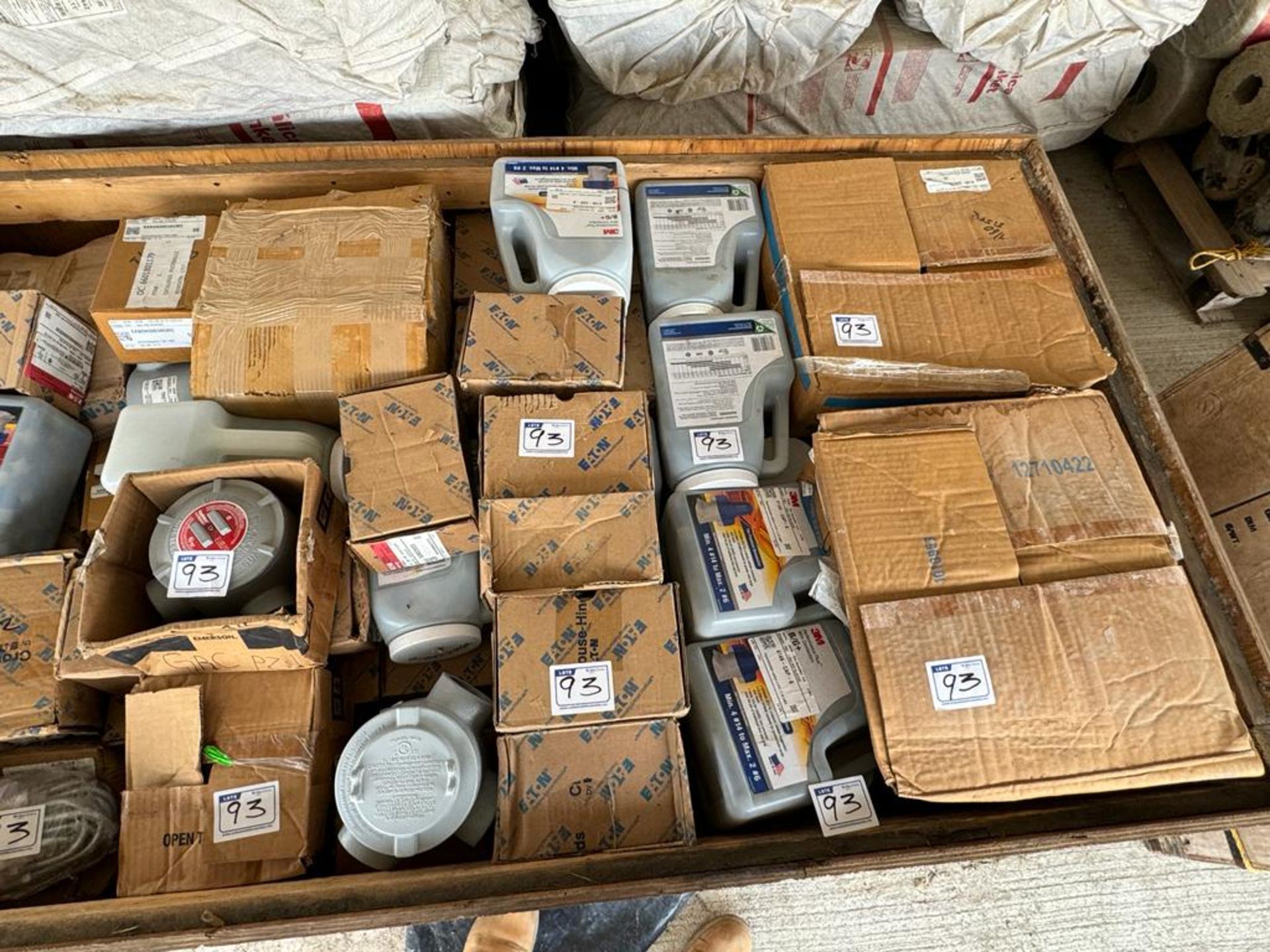 LOT OF (20,488) PIECES OF MISCELLANEOUS ELECTRICAL MATERIAL - Image 70 of 115