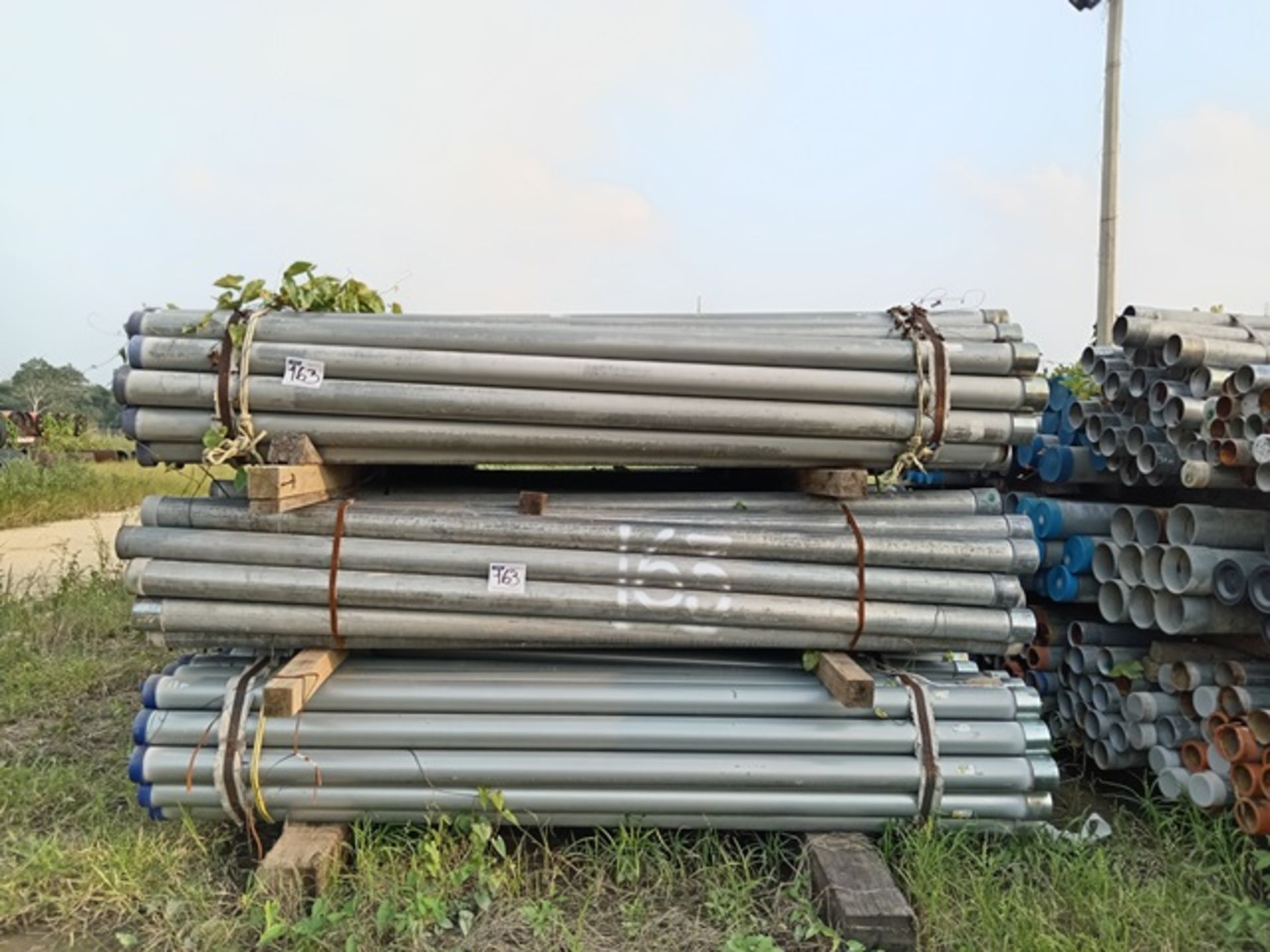 LOT OF 4375 METERS OF GALVANIZED CARBON STEEL PIPE WITH THREADED ENDS - Image 5 of 10