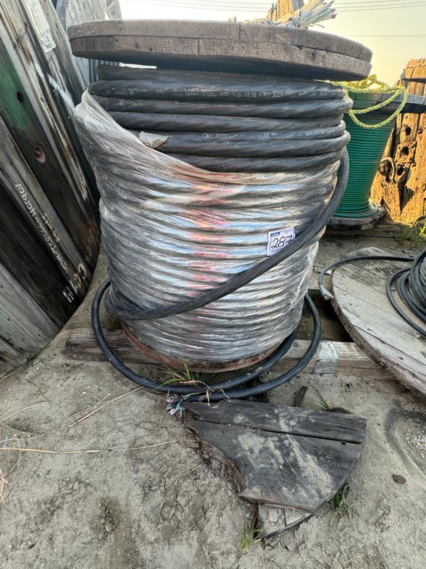 LOT OF APPROXIMATELY (803 M) OF INSTRUMENT AND MONOPOLAR CABLE - Image 4 of 15