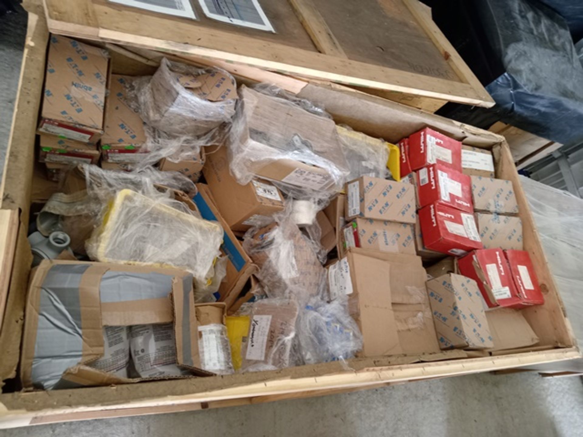 LOT OF (5,952) PIECES OF MISCELLANEOUS ELECTRICAL MATERIAL - Image 6 of 19
