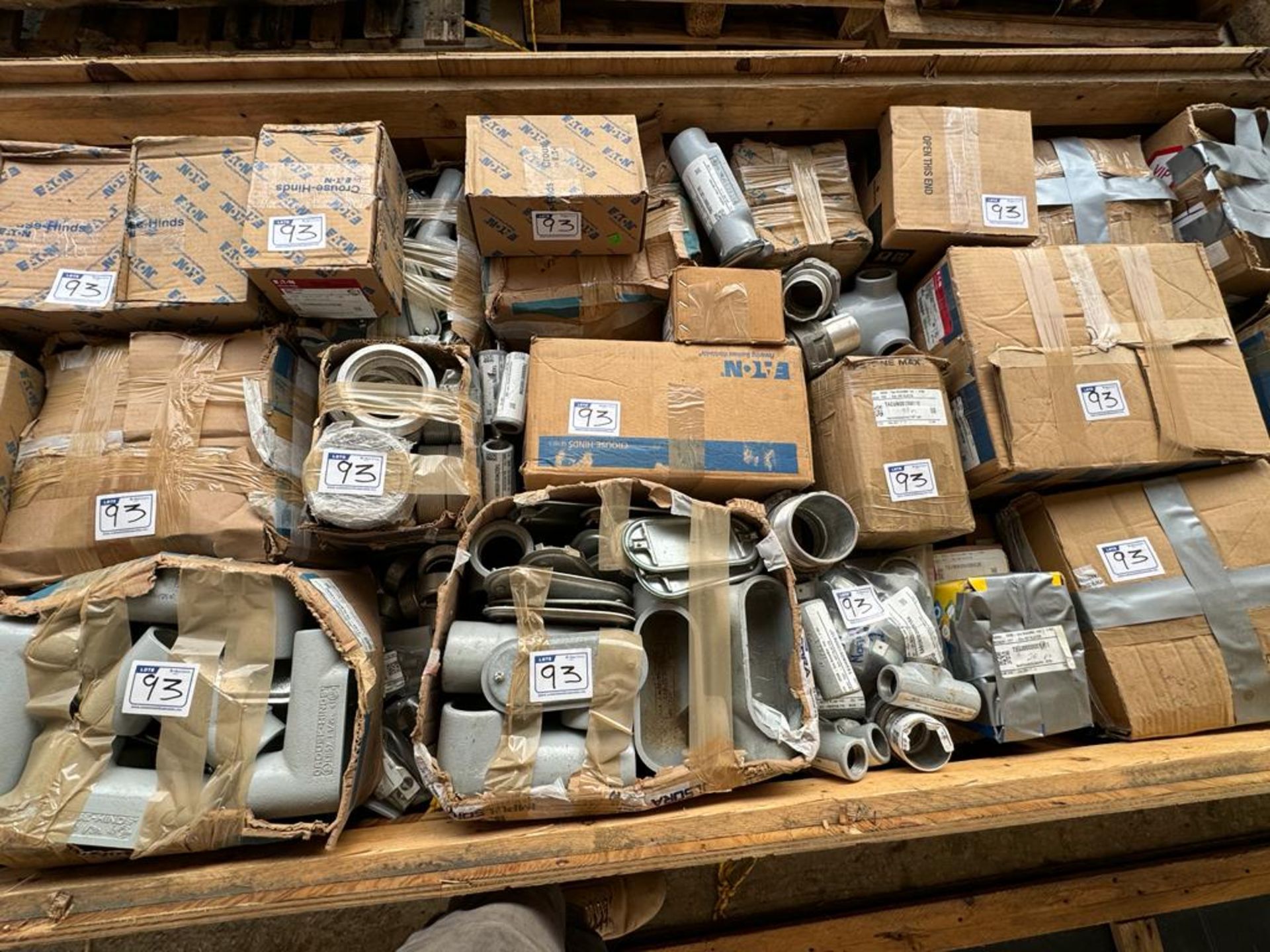LOT OF (20,488) PIECES OF MISCELLANEOUS ELECTRICAL MATERIAL - Image 31 of 115