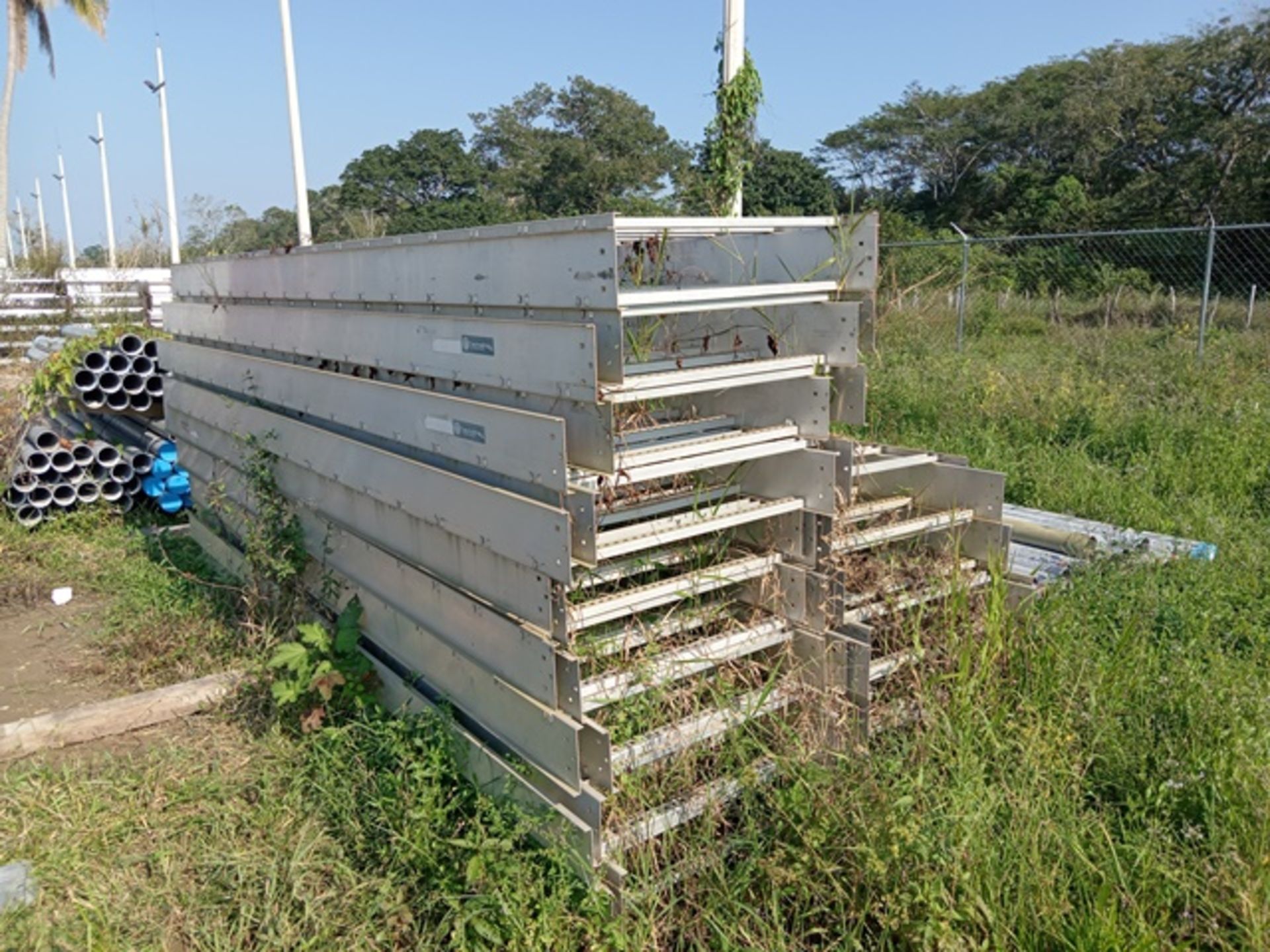 LOT OF APPROXIMATELY (5033) MTS OF STRAIGHT ALUMINUM TRAYS - Image 2 of 18